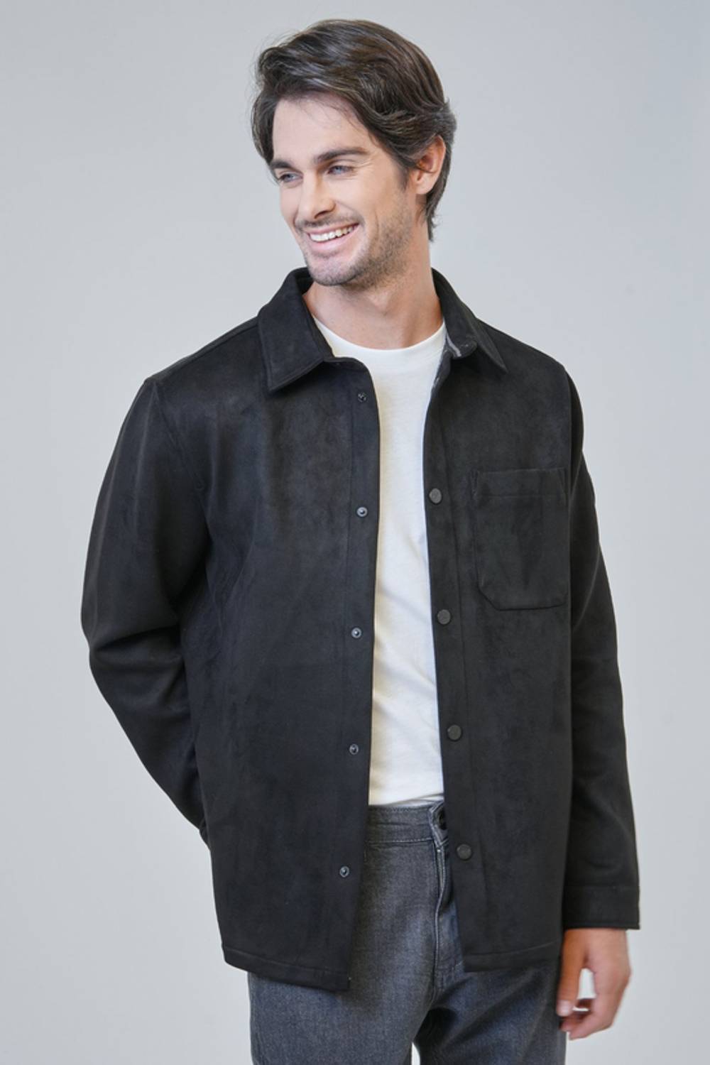 سترة سويدية للرجال بأحجام متوفرة (S، M، L، XL) تتميز بالأناقة والراحة