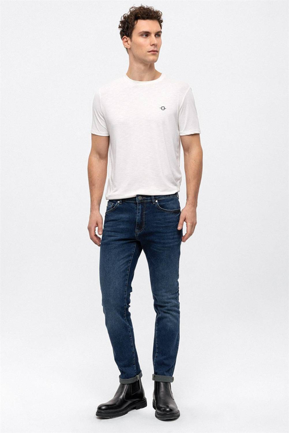 Slim Fit Denim Pants with 5 Pockets, 98% Cotton, Local Production, Available in Sizes 31, 33, 34, 36, 38