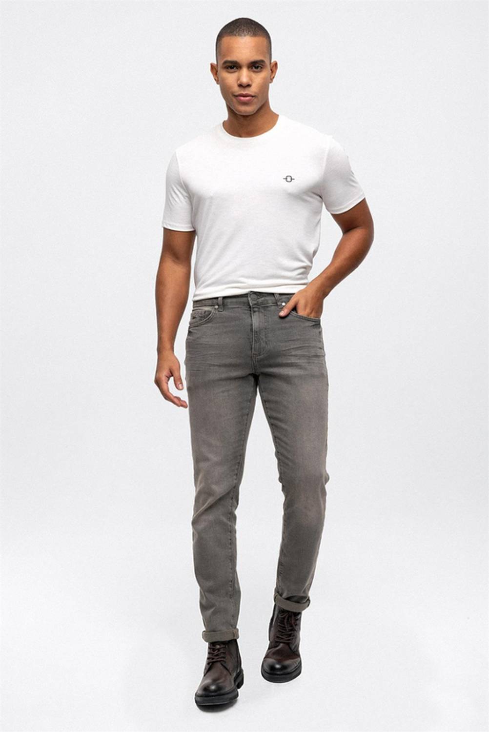 Gray Vintage-Wash Slim Fit Denim Pants with 5 Pockets, 99% Cotton, 1% Elastane, Available in Sizes 31-38