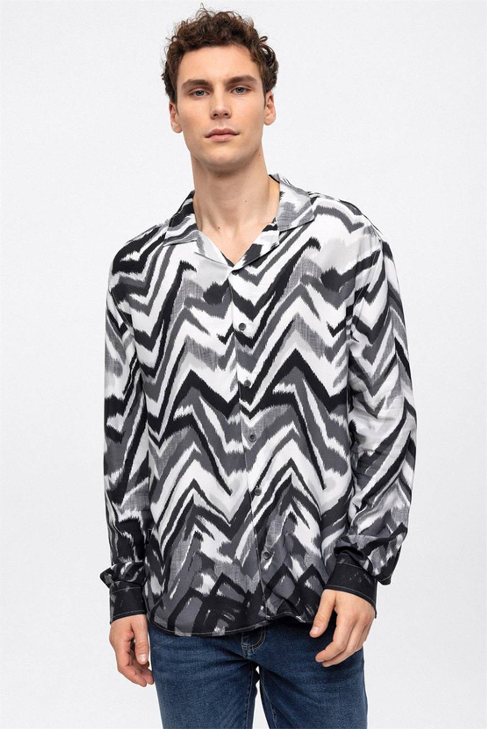 Antrasit Küba Yaka Baskı Desenli Loose Fit Gömlek