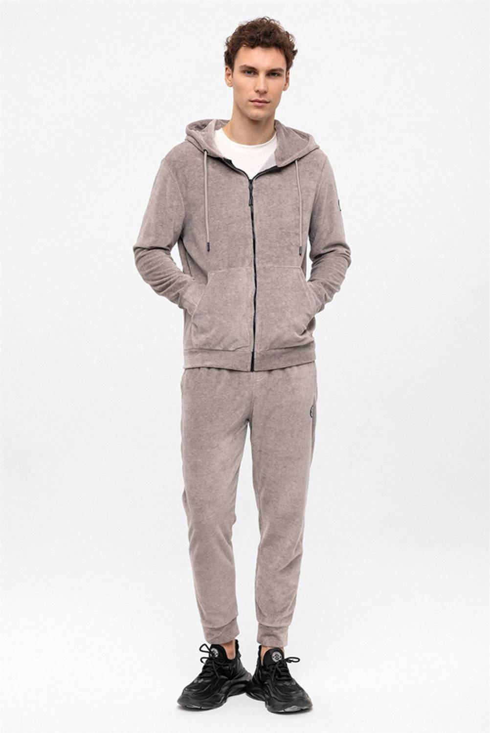 Бежевый худи Regular Fit с капюшоном и молнией, состав: 50% хлопок, 50% полиэстер, локальный продукт, размеры S, M, L