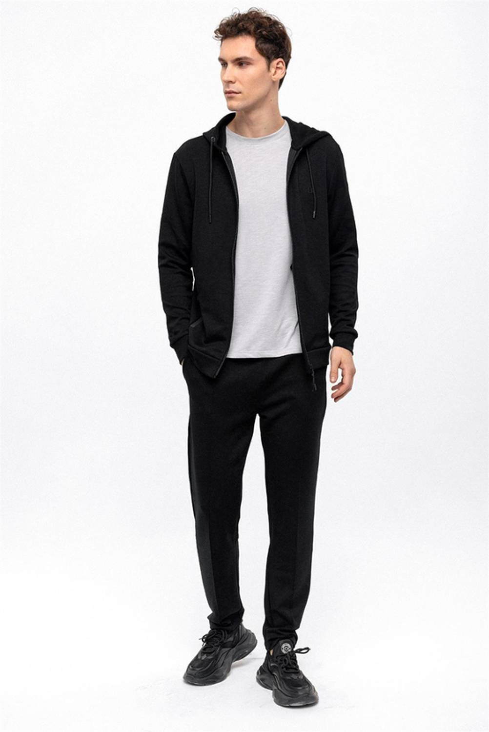 Siyah Regular Fit Kapüşonlu Fermuarlı Sweatshirt