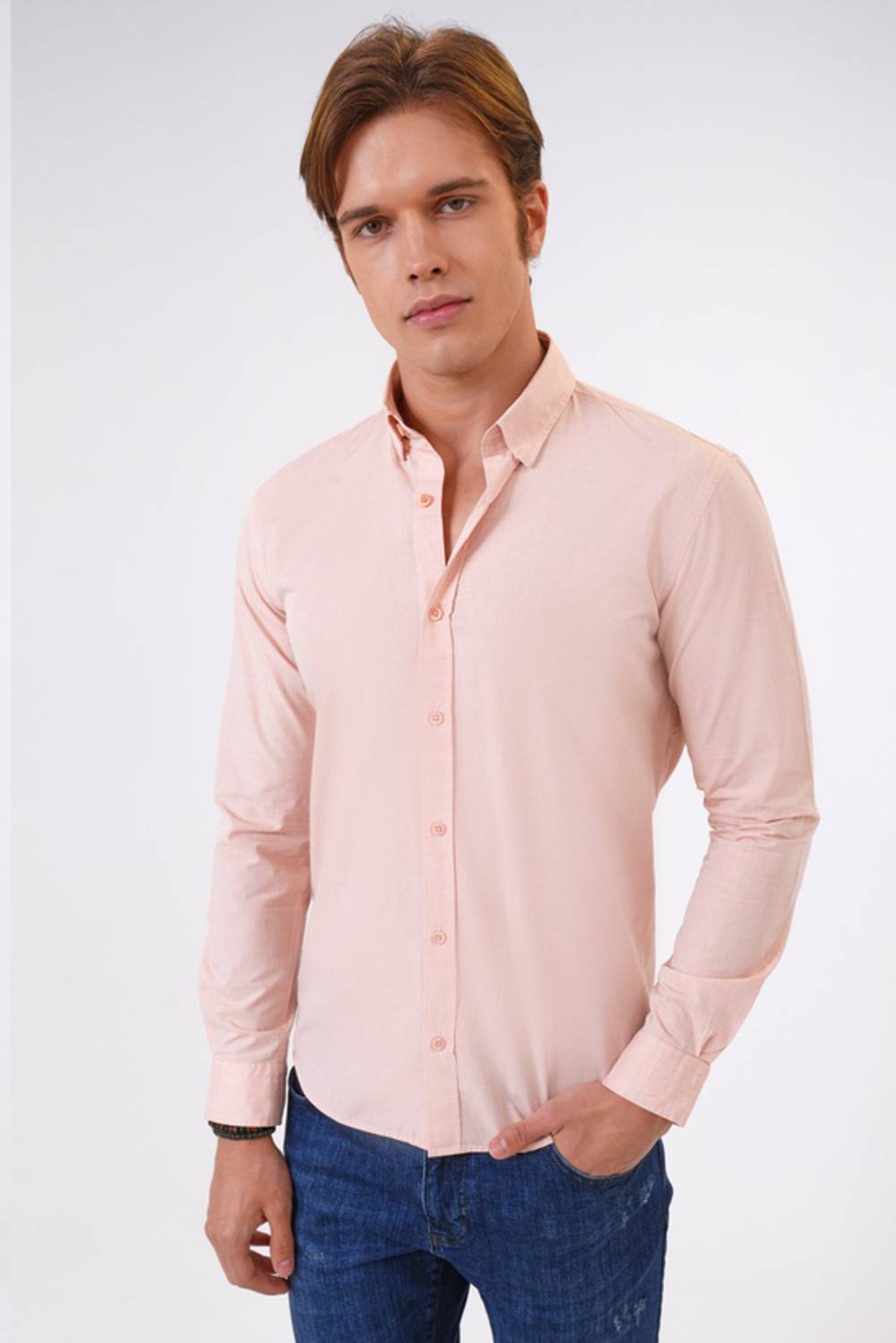 قميص بطباعة علوية مع ياقة عادية وتفاصيل فريدة للرجال متوافر بمقاسات S وM وL وXL