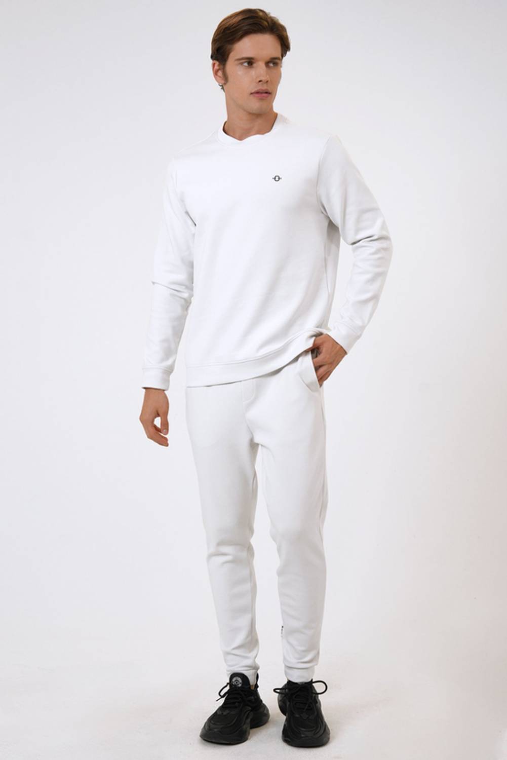 В'язаний светр з круглим вирізом для чоловіків, доступний у розмірах XL, L, M, XXL