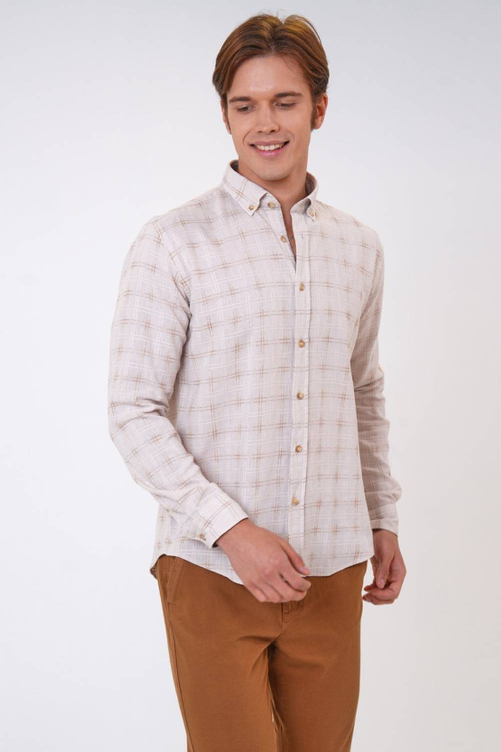 DÜĞMELİ YAKA DOKUMA GÖMLEK