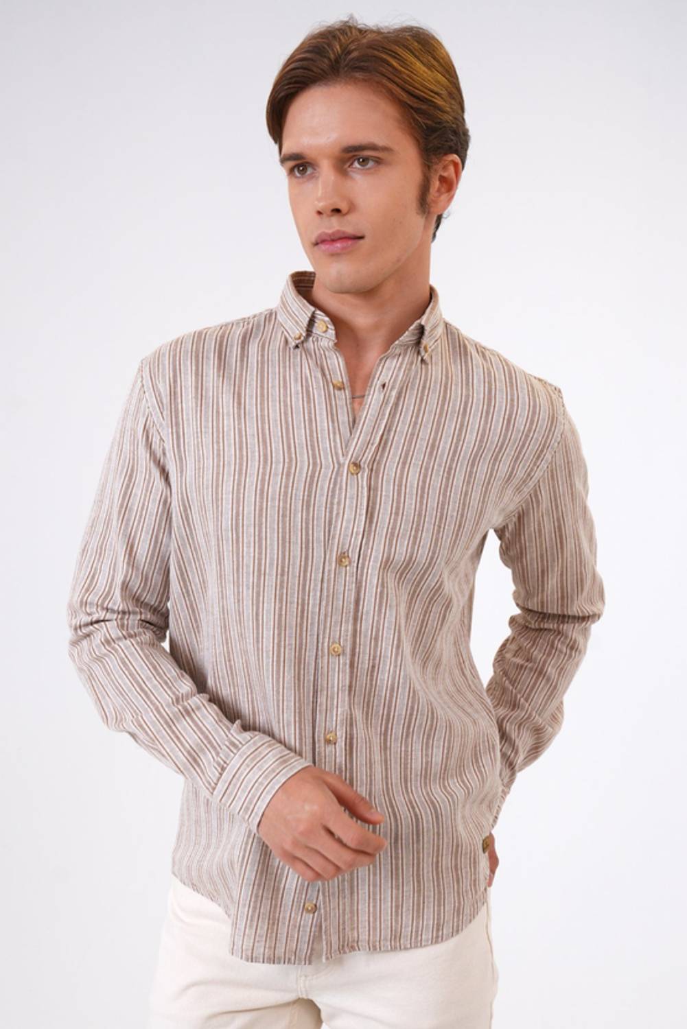 DÜĞMELİ YAKA DOKUMA GÖMLEK