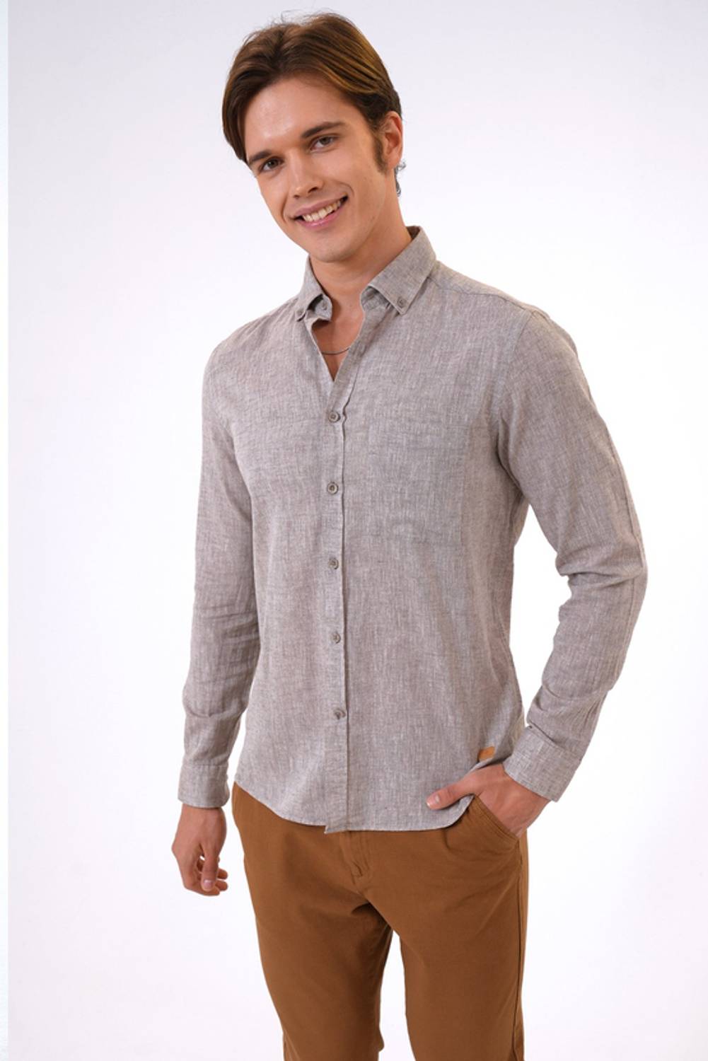 Регулярна сорочка з ґудзиками на комірі для чоловіків, доступна в розмірах S, M, L, XL