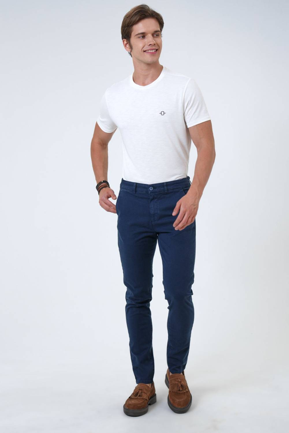 Robust Slim Fit Chino Pants with Side Pockets in Various Sizes