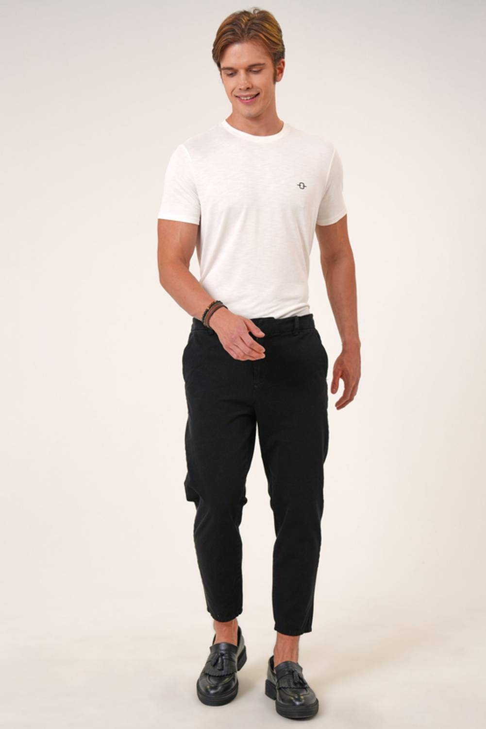 Men's Chino Pants in Multiple Sizes 31-36 Stylish and Comfortable Tailored Fit Perfect for Casual and Semi-Formal Occasions
