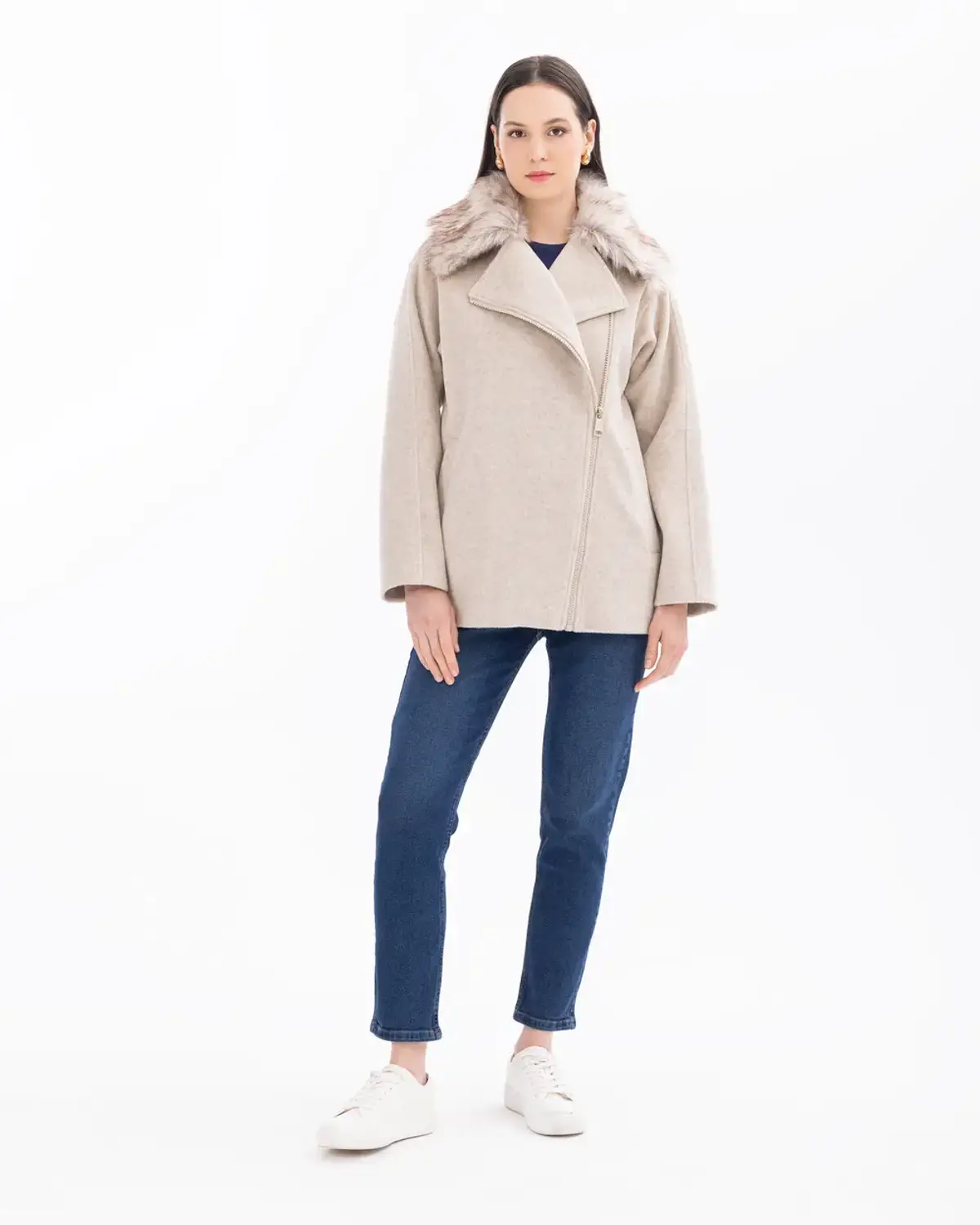 Faux Fur Trimmed Zippered Wool Blend Coat in Beige, Stylish and Warm with Modern Design and Detachable Collar, Ideal for Cold Weather
