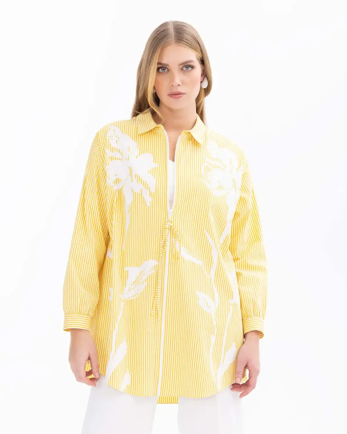 Стійка кумонка з принтом та блискавкою, стильний і сучасний дизайн, комфортний крій, ідеальна для повсякденного використання та особливих випадків