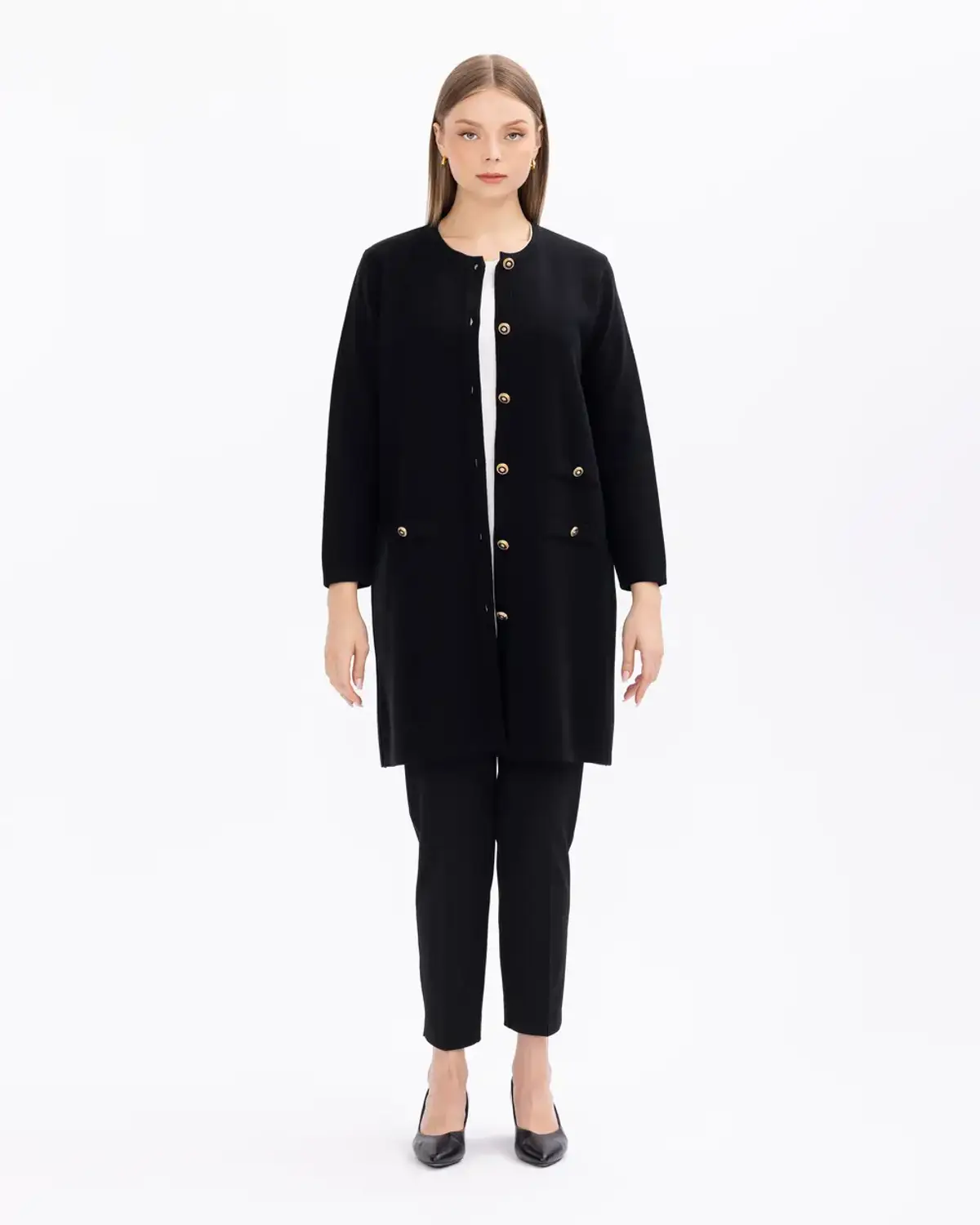 كارديغان كبير الحجم بجيوب مزخرفة مزود بأزرار