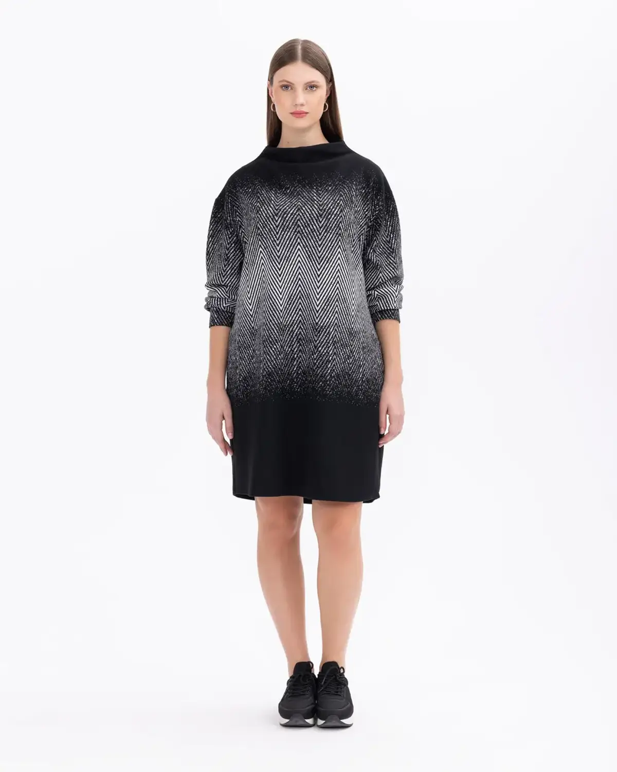 فستان محبوك بنمط مزخرف بحجم كبير، تصميم عصري مريح، قماش مريح يجمع بين الأناقة والراحة