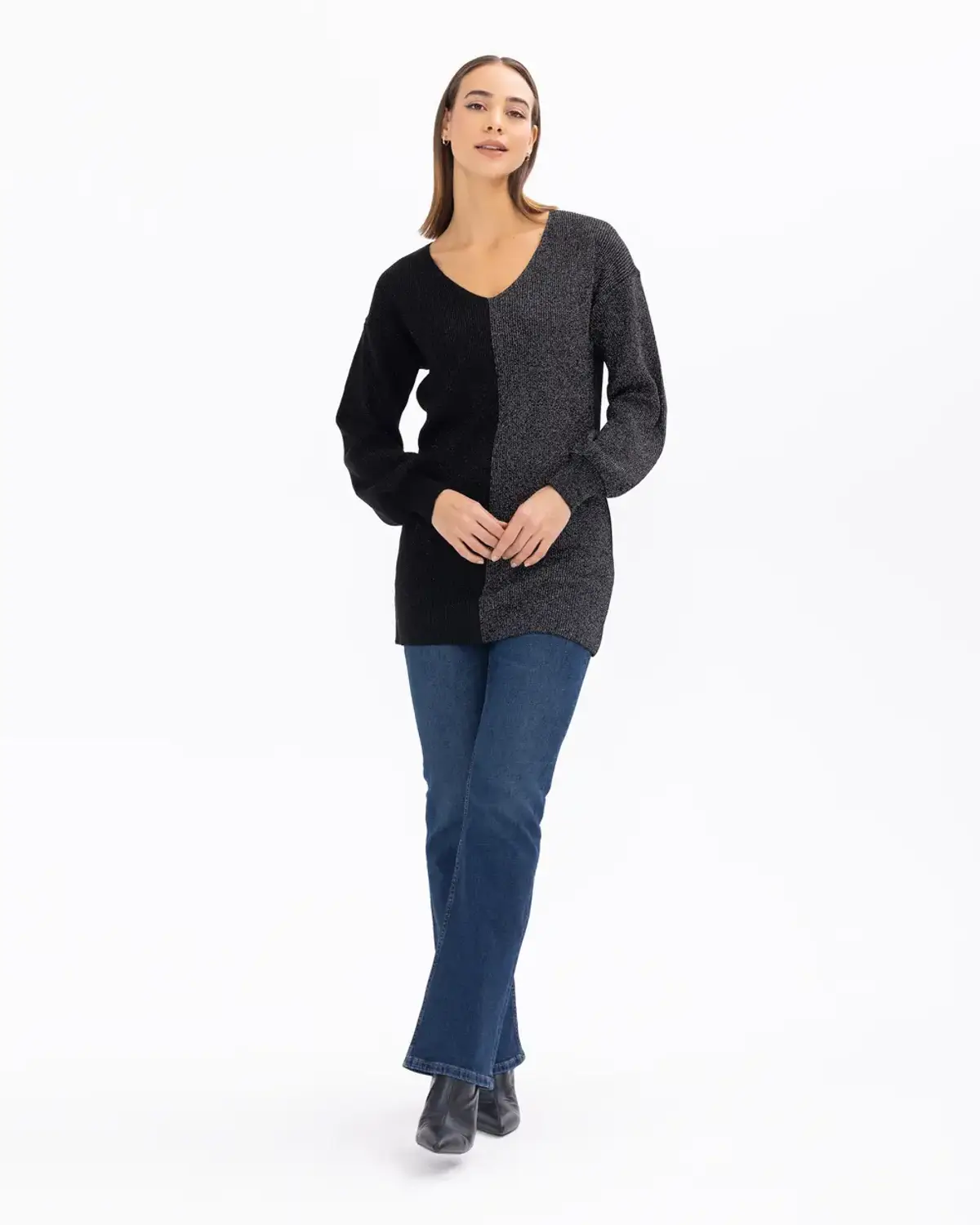 Стильний трикотажний светр з V-подібним вирізом і струменевими деталями, чорний, розмір STD