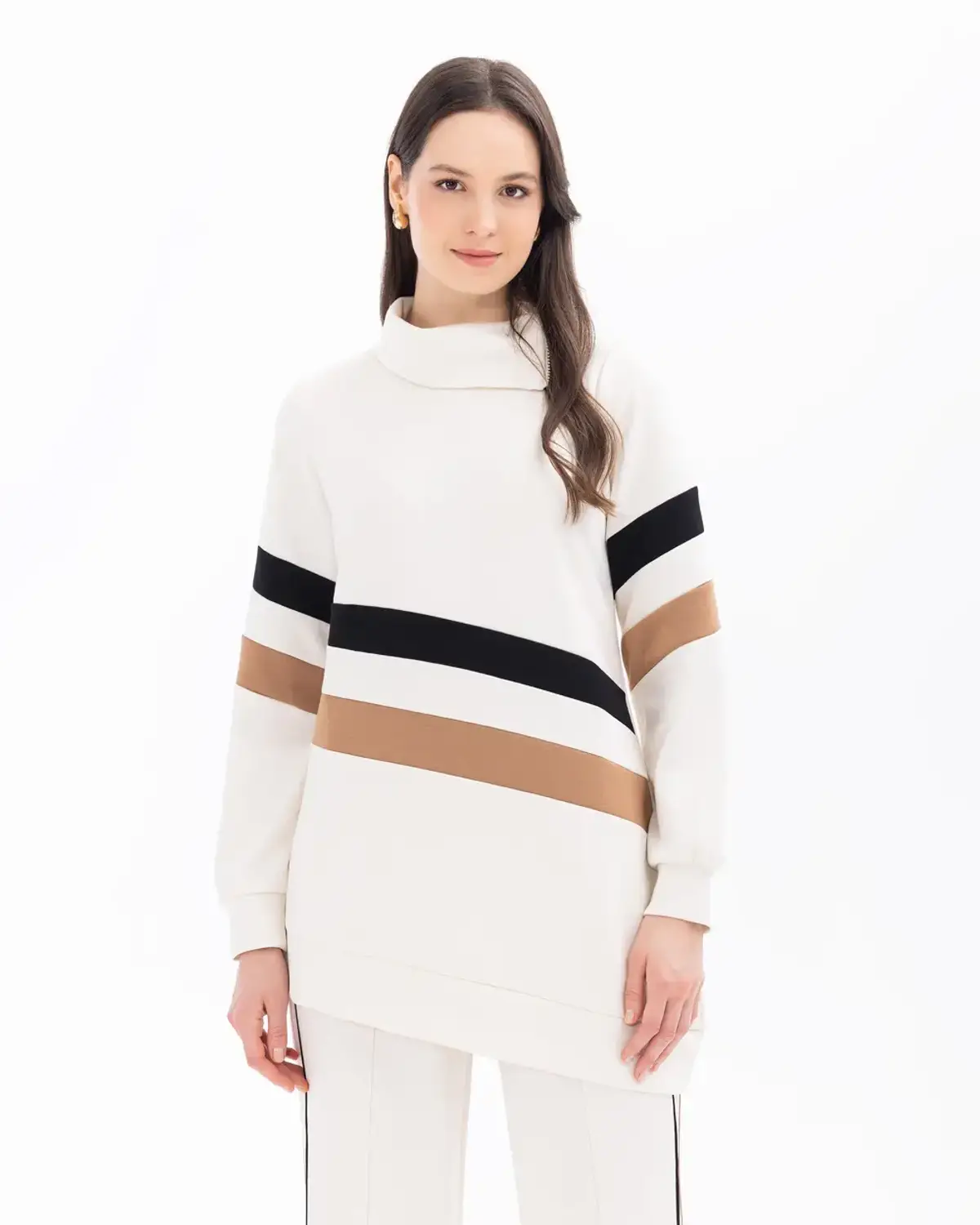 çizgi detaylı asimetrik kesim sweatshirt