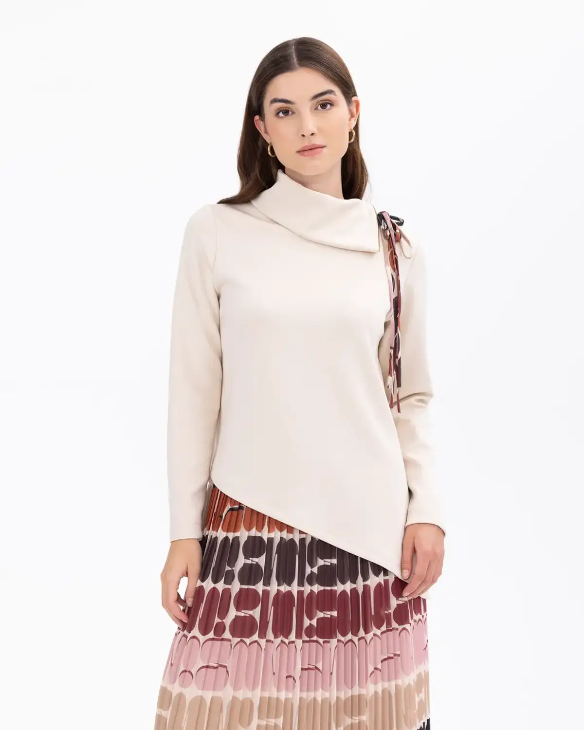 Светшот з асиметричним кроєм і деталями на блискавці, елегантний і комфортний, ідеальний для повсякденного використання