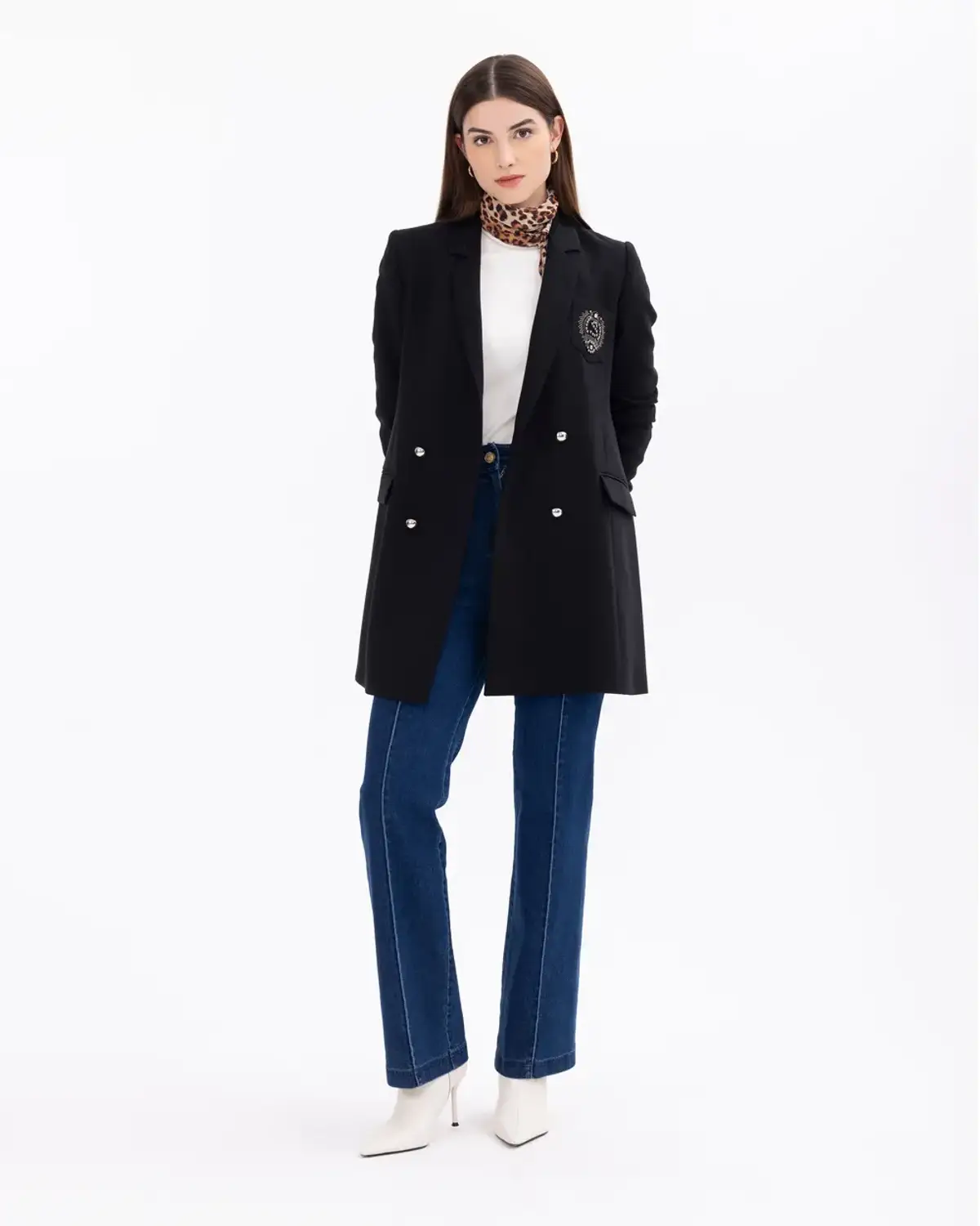 boncuk i̇şlemeli kruvaze yakalı blazer ceket