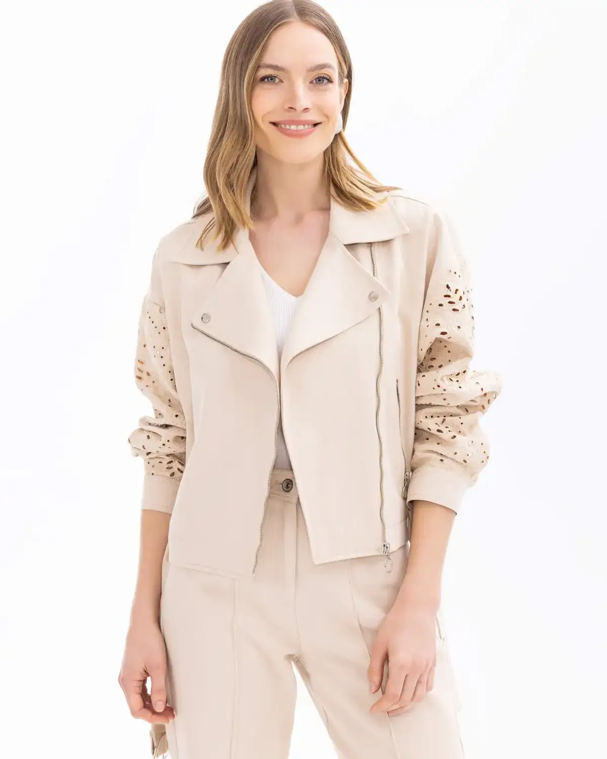 nakış detaylı kemerli kanvas ceket