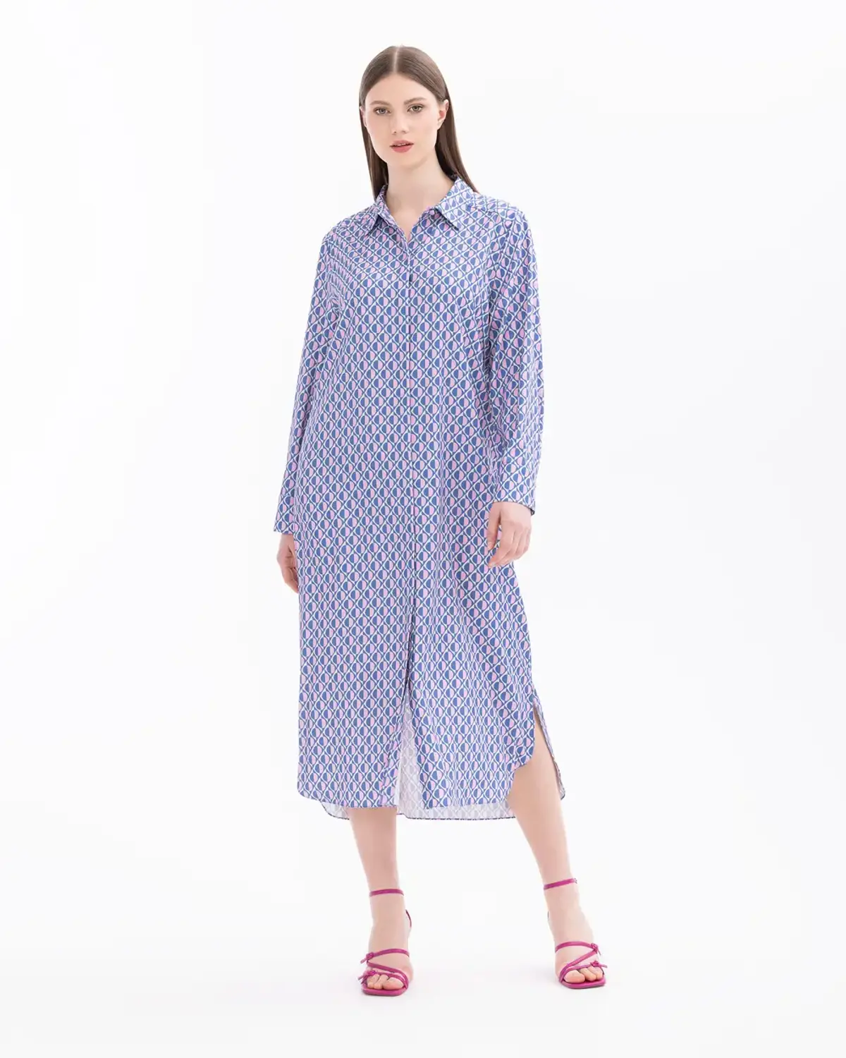 Туніка з геометричним малюнком на комірі, стильна та елегантна для будь-якої нагоди, виготовлена з 100% поліестеру, розміри 44-50, колір синій