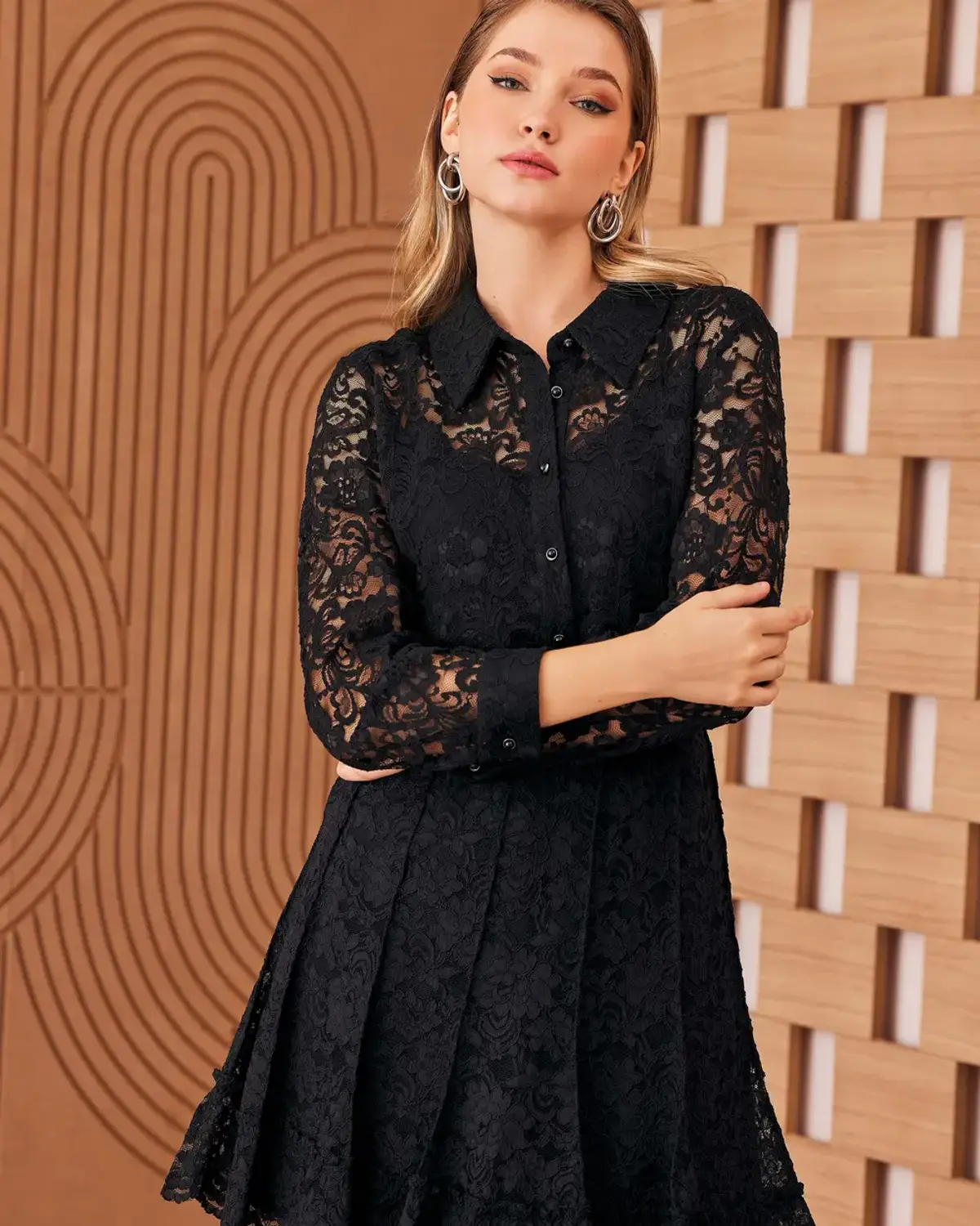 düğmeli uzun kollu dantel gömlek