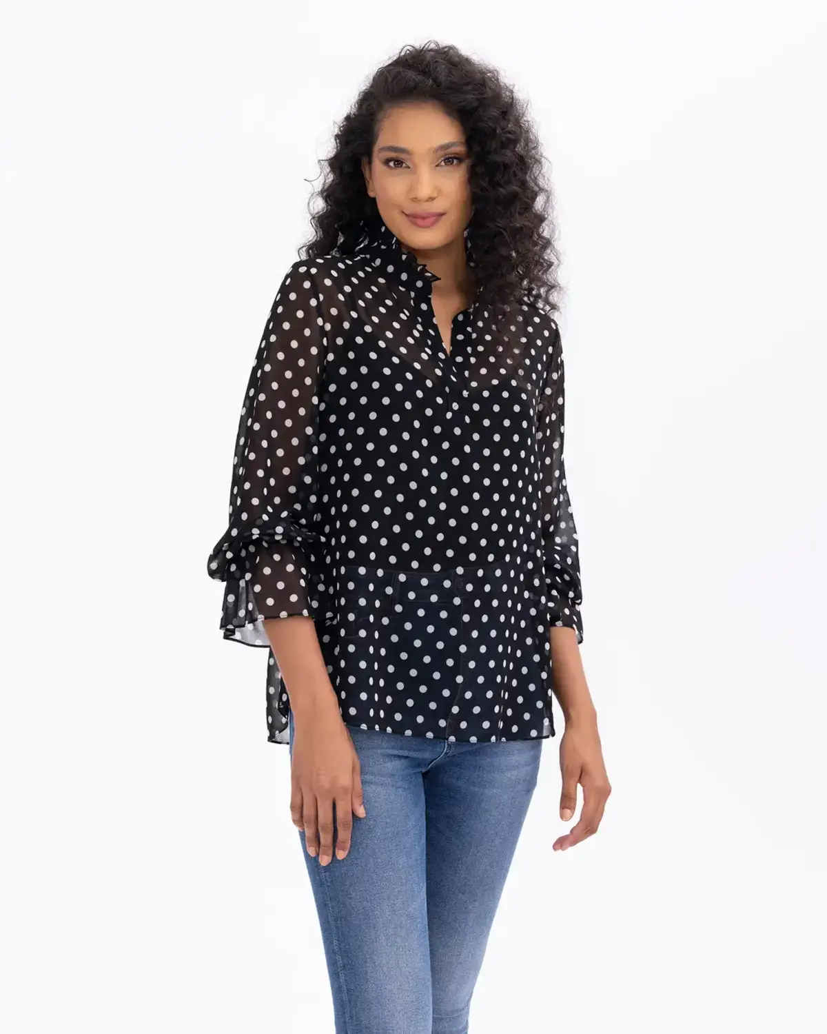 puantiye desenli yakası fırfırlı uzun kollu gömlek