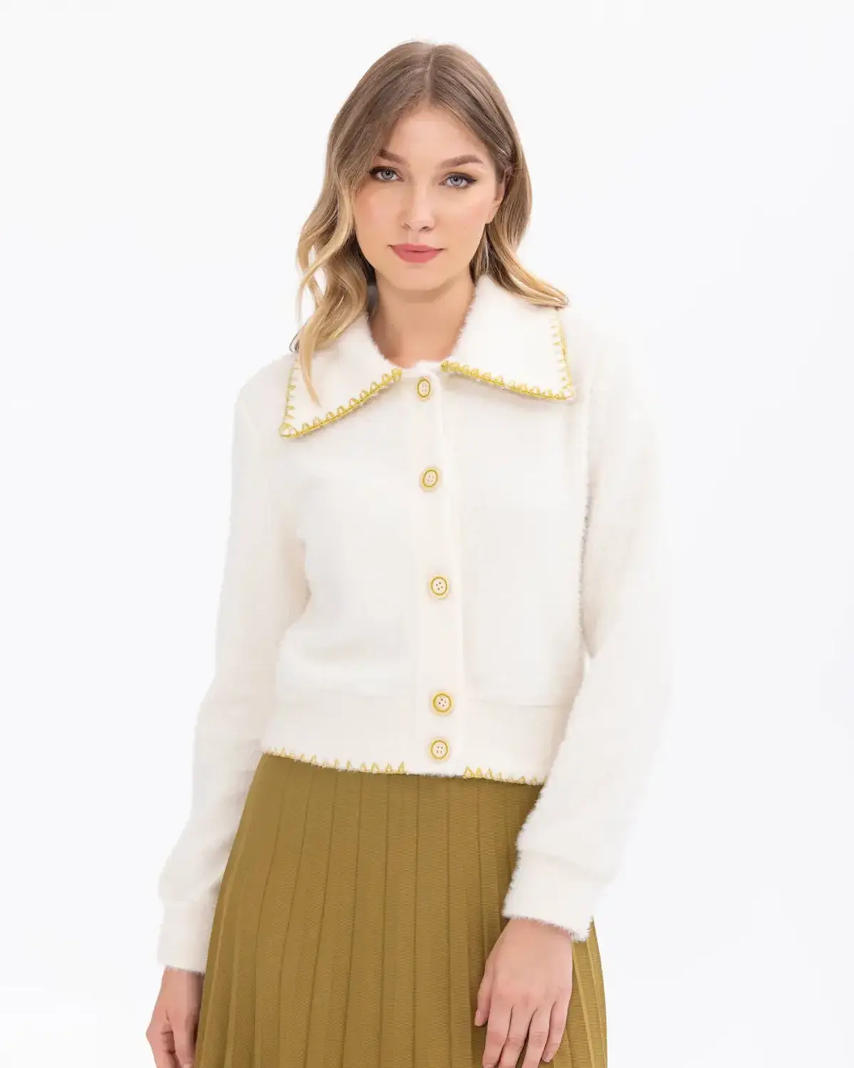 Короткий кардиган с вышивкой и пуговицами, цвет экру, размер L, стильный дизайн, идеален для вашего гардероба