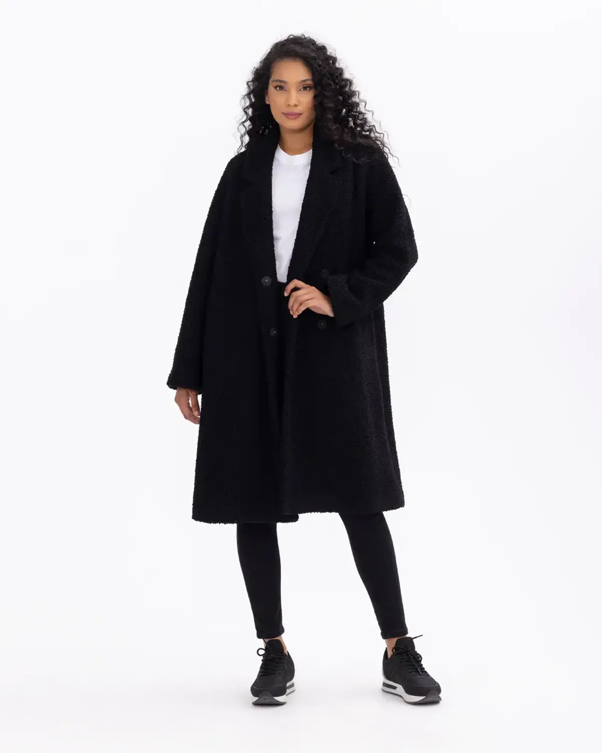 Button-Up Comfortable Boucle Coat with Pockets, Lined, Midi Length, 100% Polyester, for Stylish Warmth in Cold Weather