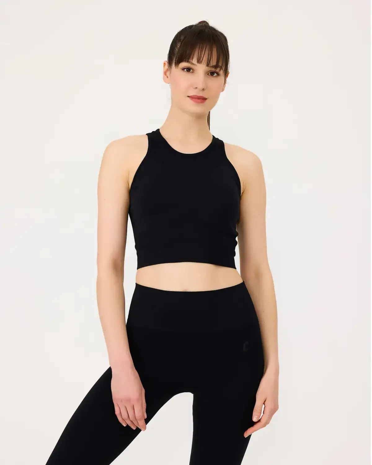 سوتية رياضية بدون أكمام ذات ياقة صفراء مريحة للنساء، مثالية للتمارين والحياة اليومية