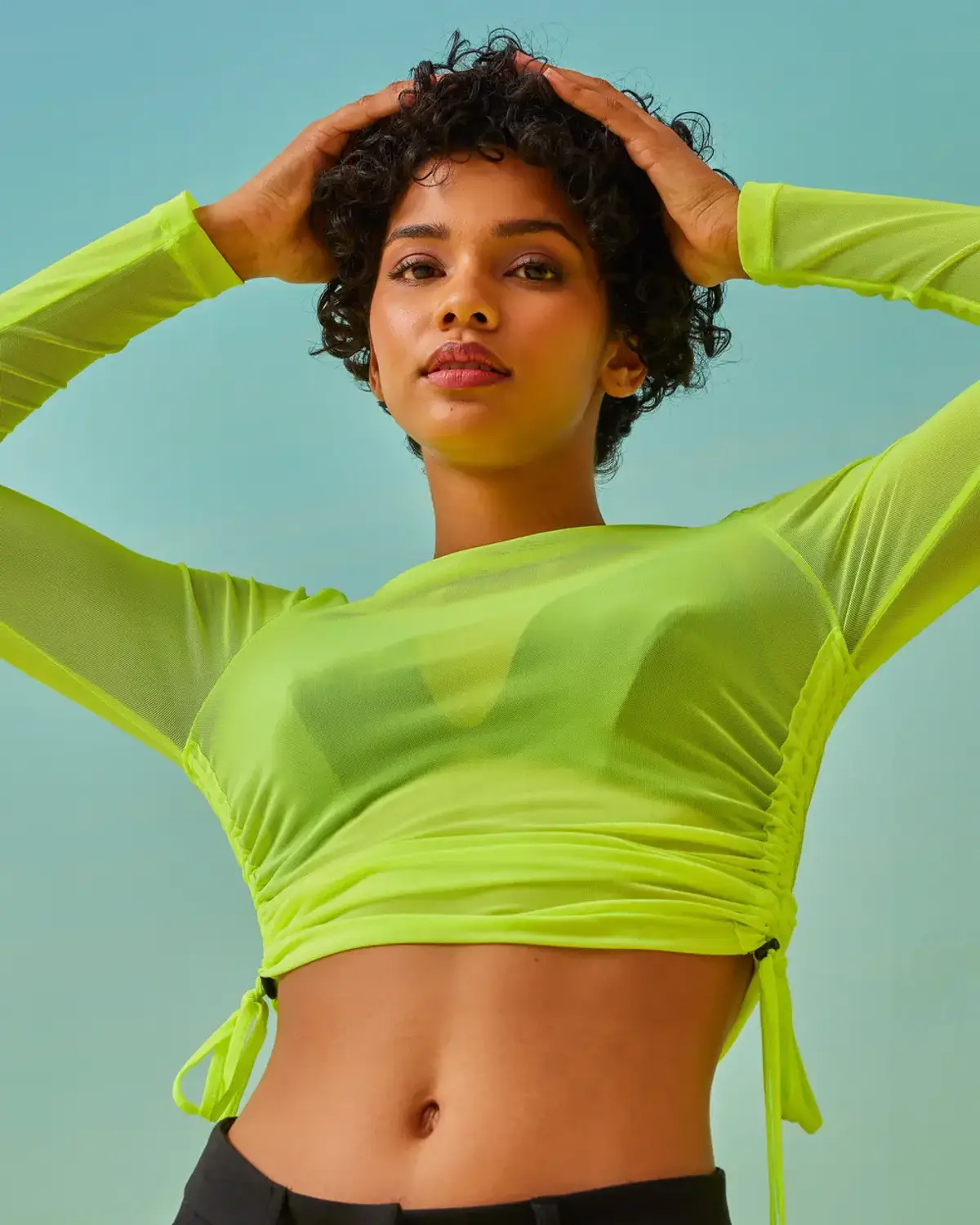 uzun kollu fonksiyonel transparan bluz