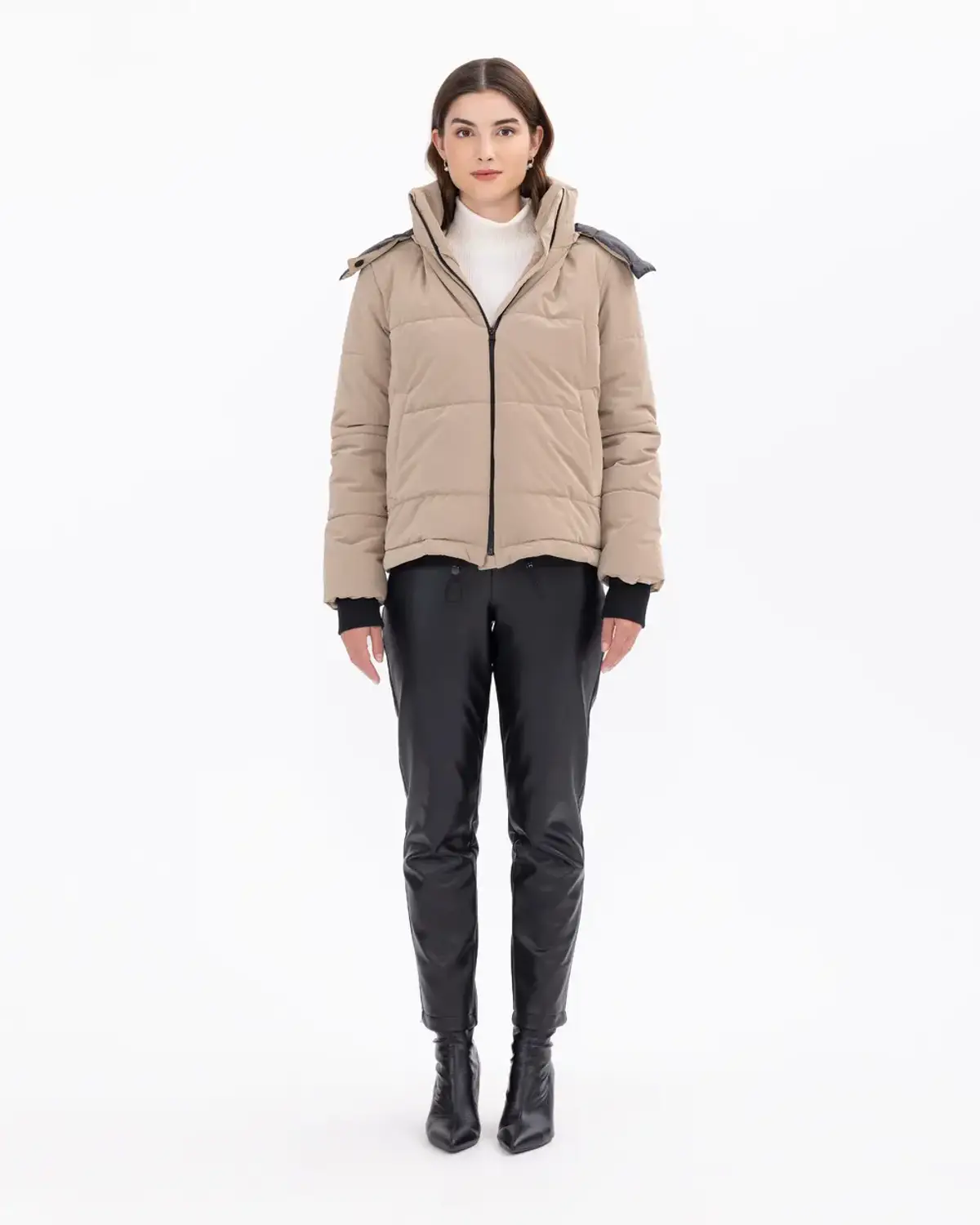 kapüşonlu fermuarlı şişme kaban