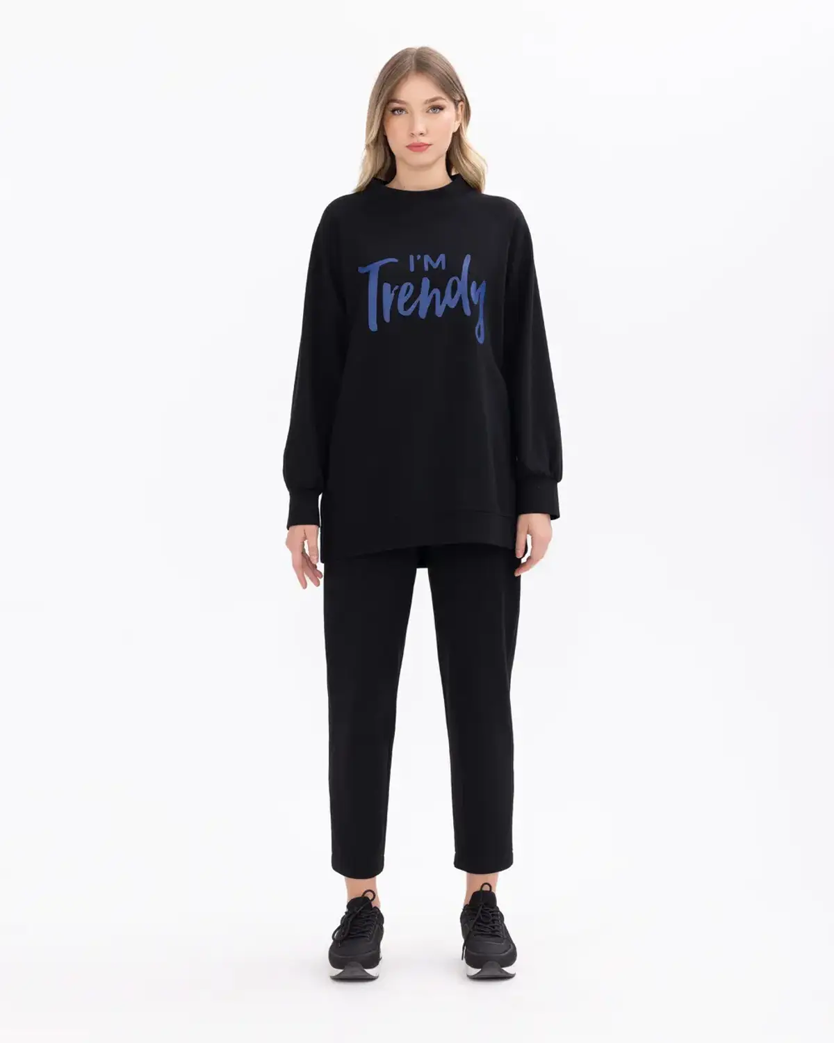 بنطلون قماش مضلع بتصميم حبة جزر، مريح وأنيق، يدعم راحة طوال اليوم مع مظهر عصري يناسب كل المناسبات