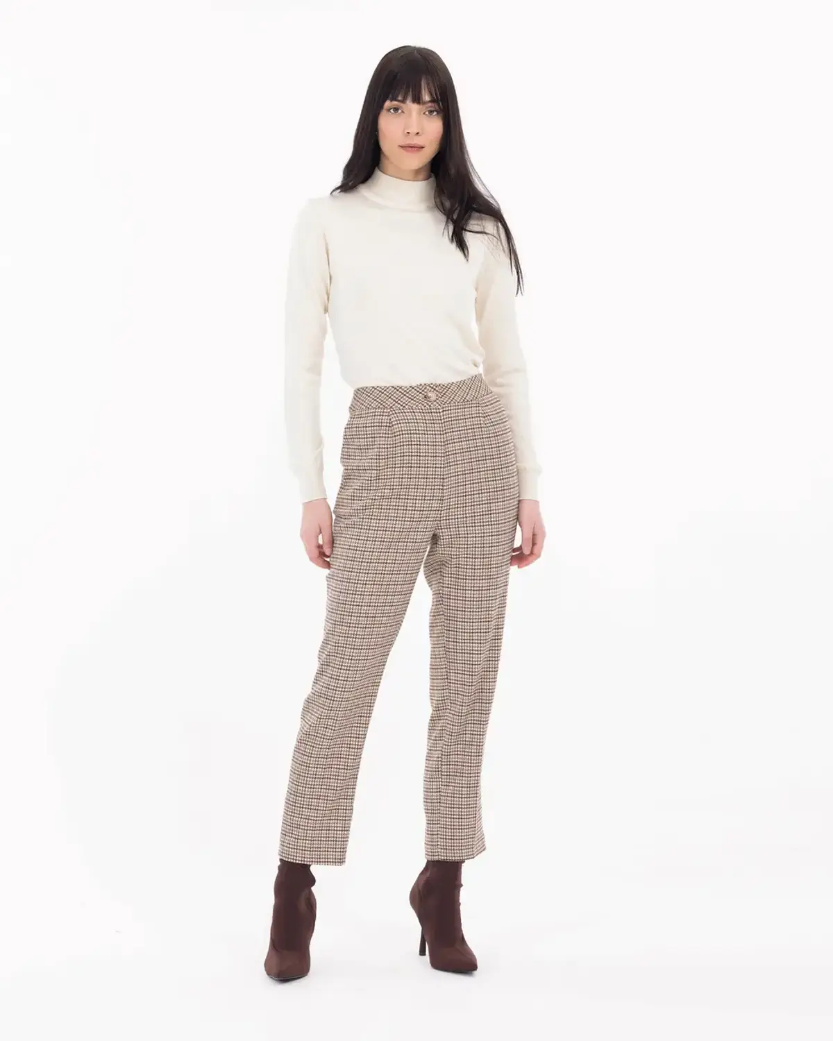 Classic Cut Pleated Houndstooth Trousers with Pockets in Camel, Sizes 36-42