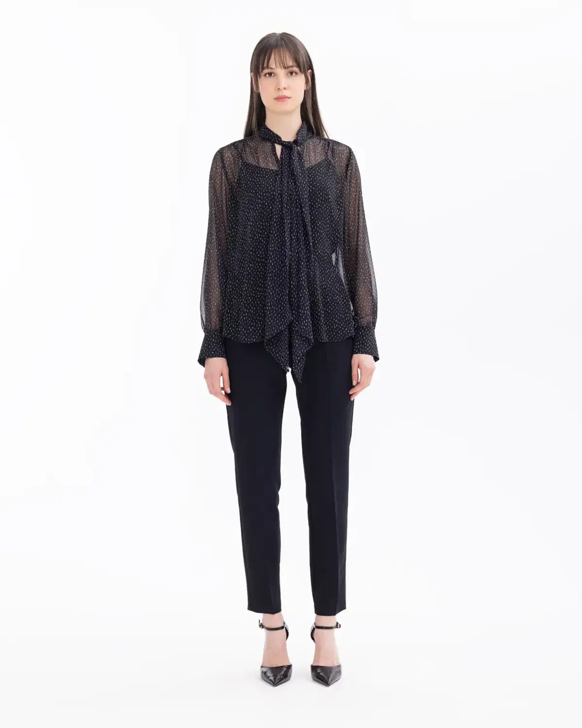 fular yakalı desenli şifon bluz