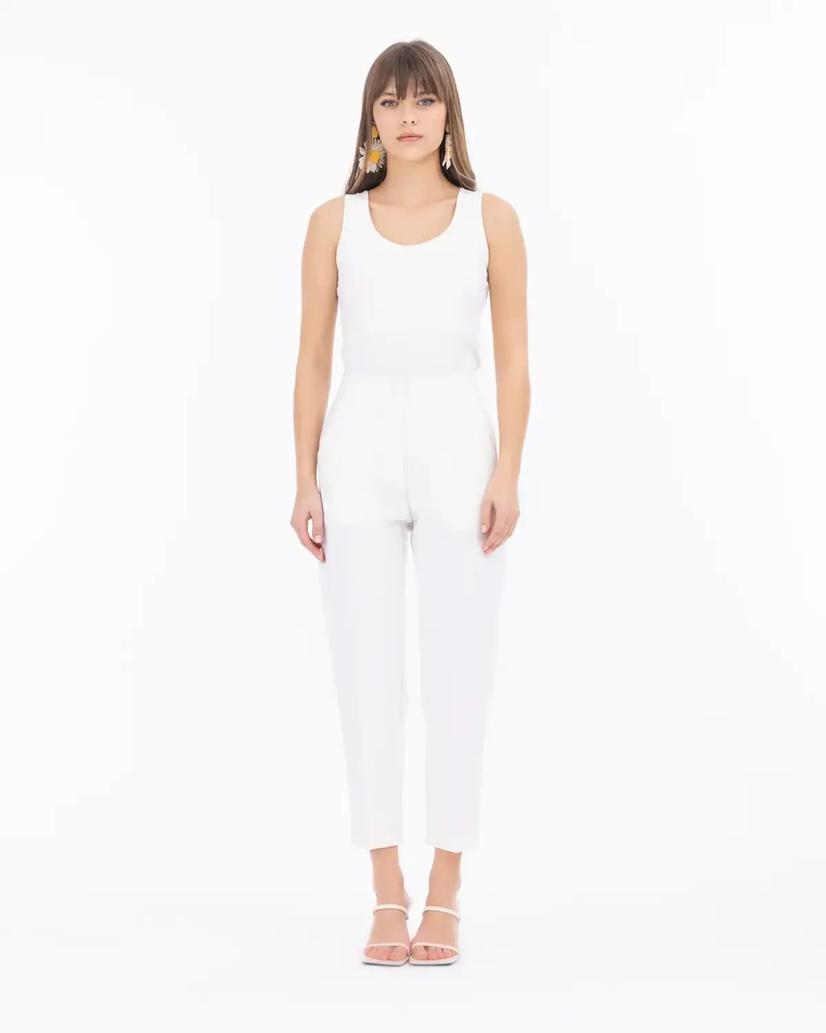 Ankle-Length Trousers with Pocket Details in Ecru, Stylish Fit for Versatile Wear