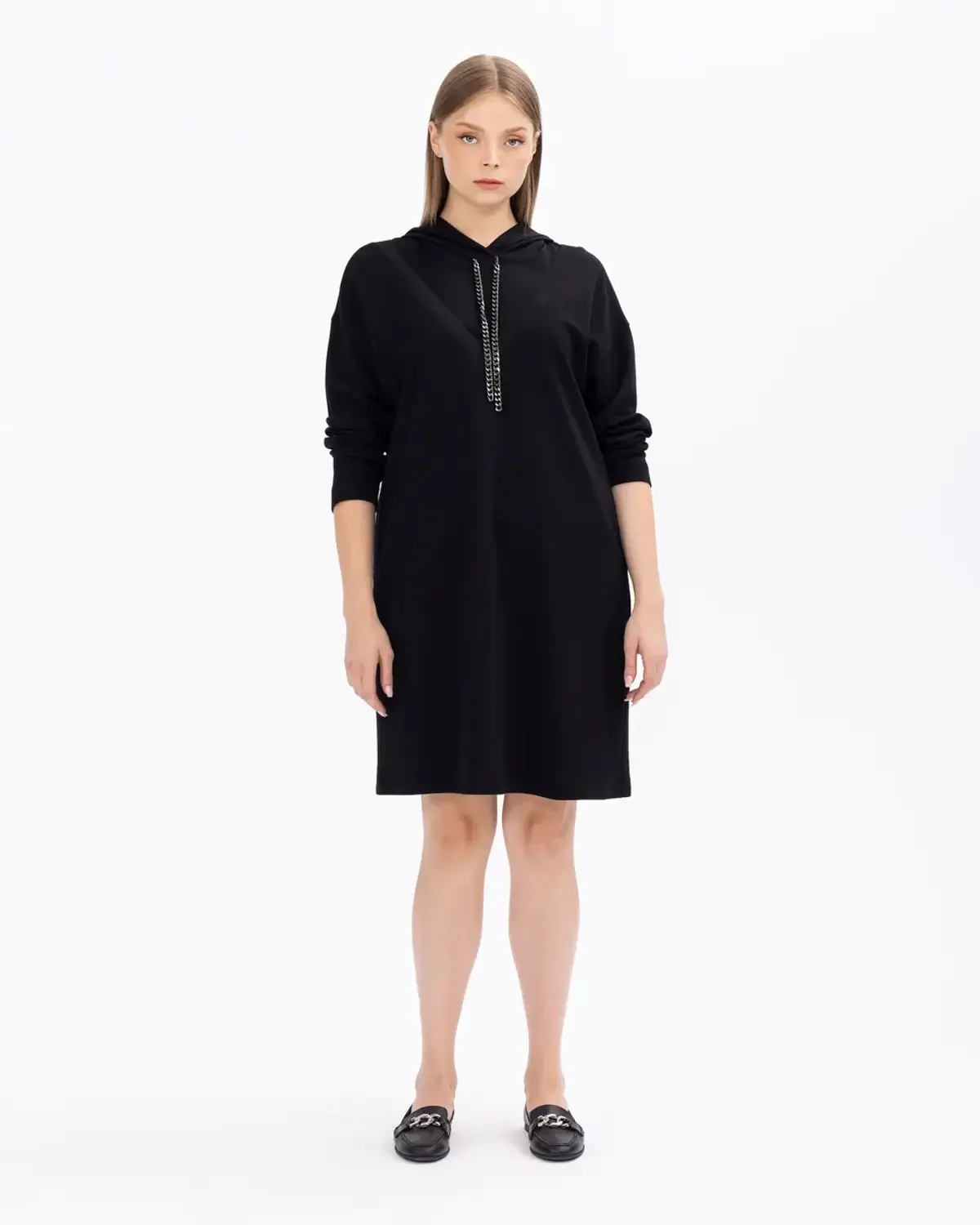 Платье большого размера с капюшоном и цепочкой, стильный и удобный, идеальное для повседневного и особых случаев.