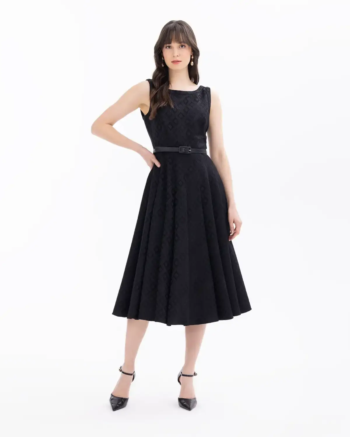 Belted Maxi Jacquard Dress with Elegant Design in Black and Ecru, Perfect for Special Events and Summer Outings