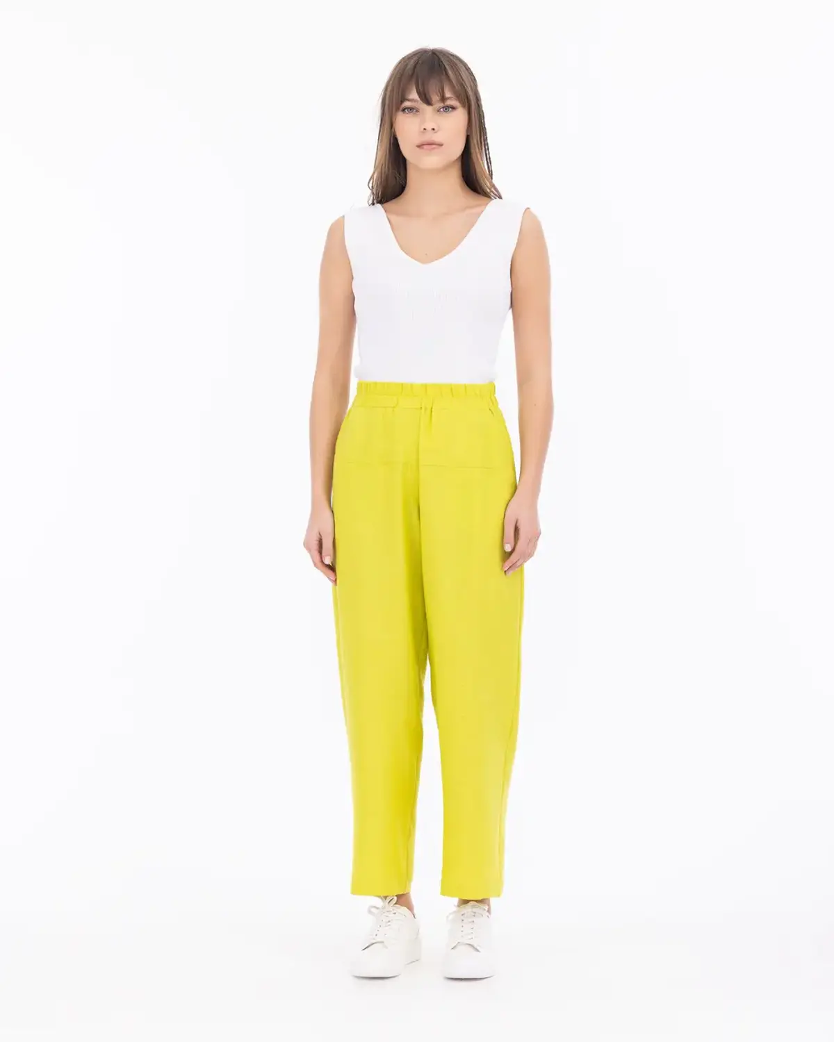 Green Carrot Cut Trousers with Elastic Waist for Comfort and Style in Office Wear