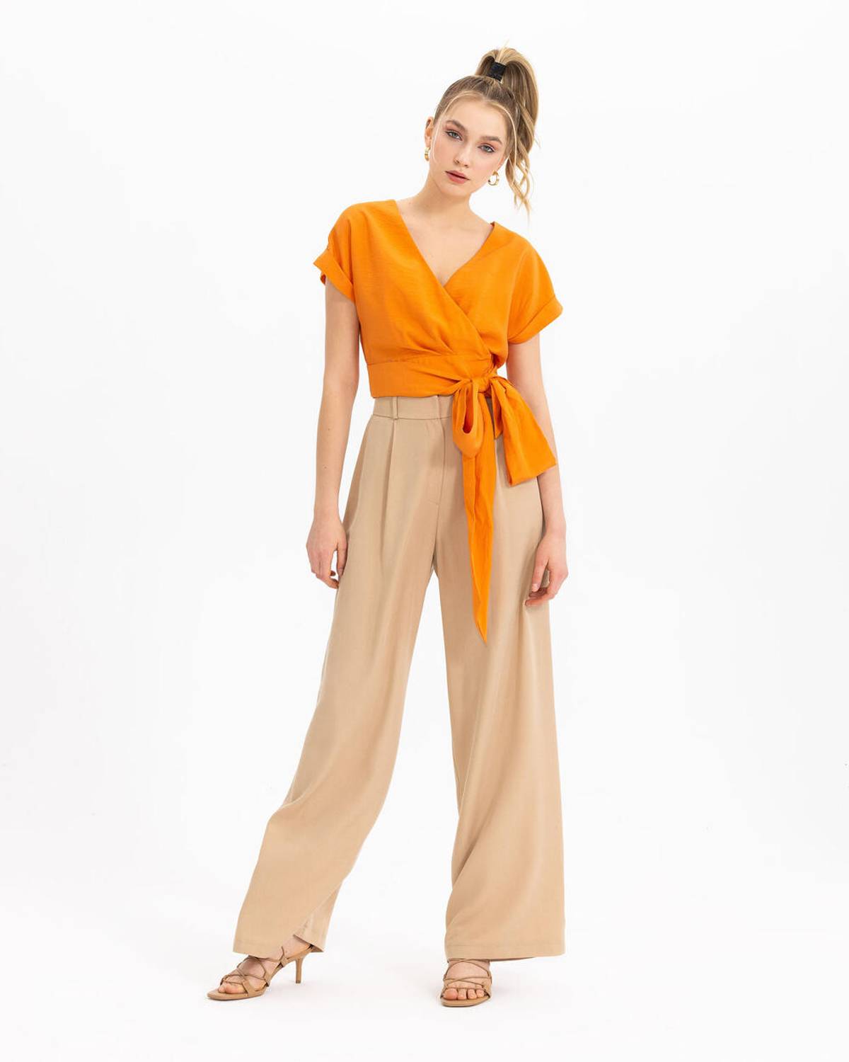 bağlama detaylı kruvaze yaka bluz