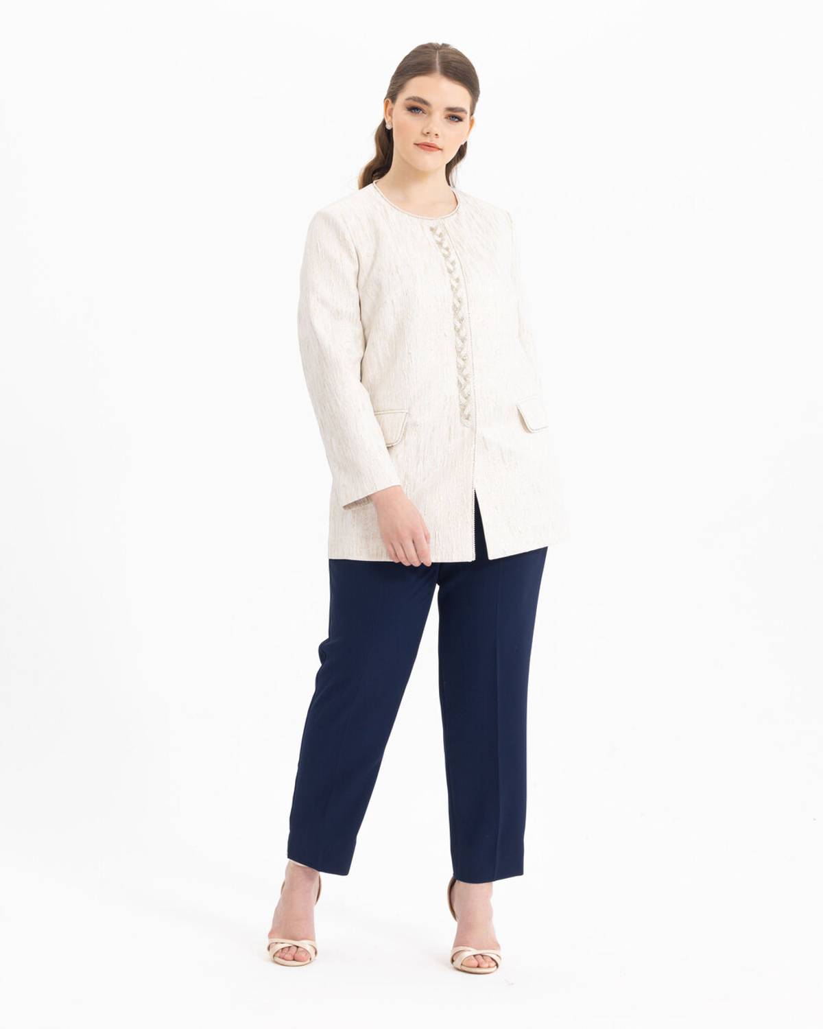 büyük beden boncuk i̇şlemeli jakarlı ceket