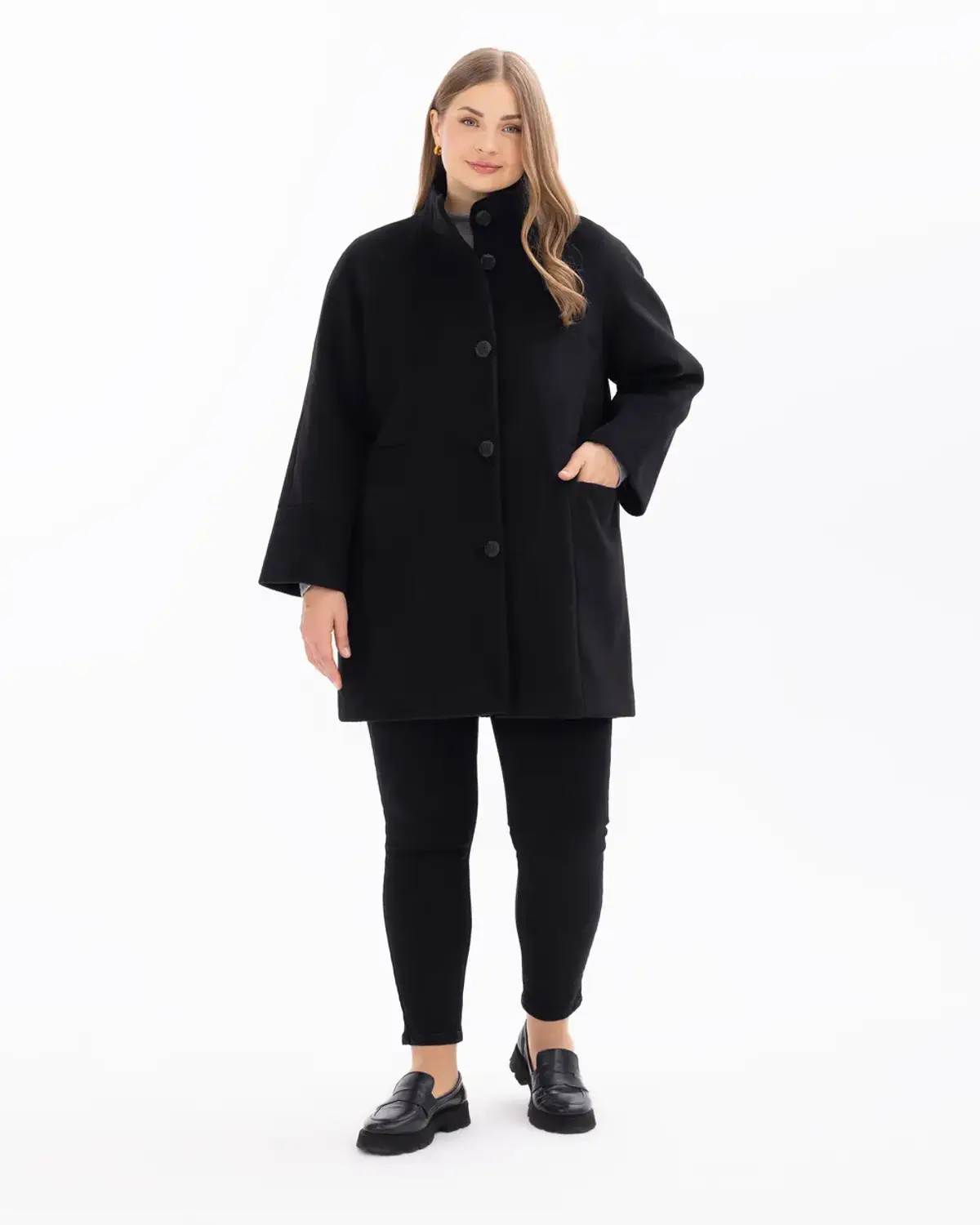 Plus Size Tailored Collar Pocketed Button Coat in Black