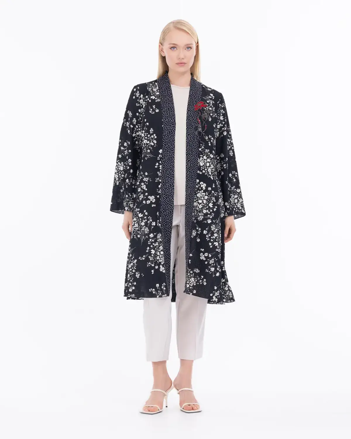 büyük beden boncuk i̇şlemeli çiçek desen ceket