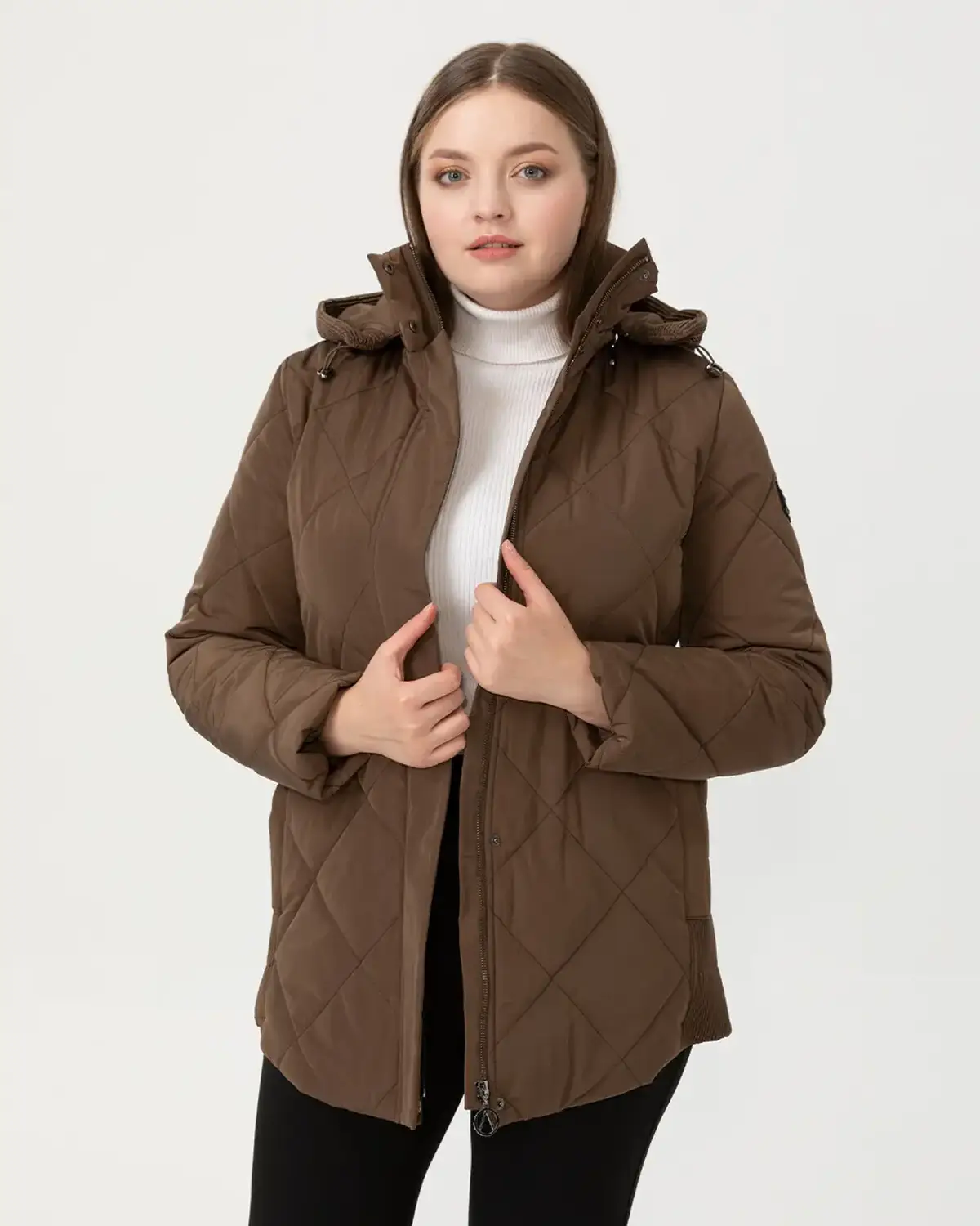 Жіноча утеплена куртка великих розмірів з капюшоном, водовідштовхувальна, з боковими швами, доступна в коричневому та темно-синьому кольорах