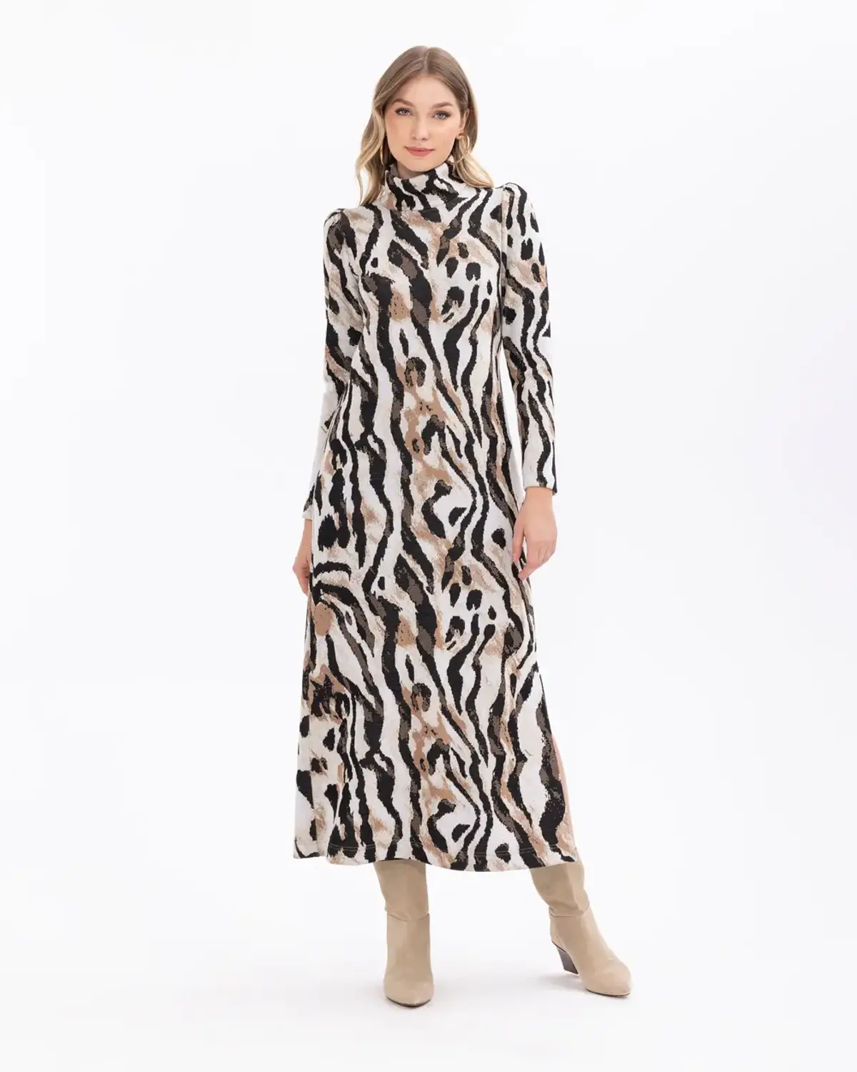 leopar desenli örme kumaş balıkçı yakalı elbise