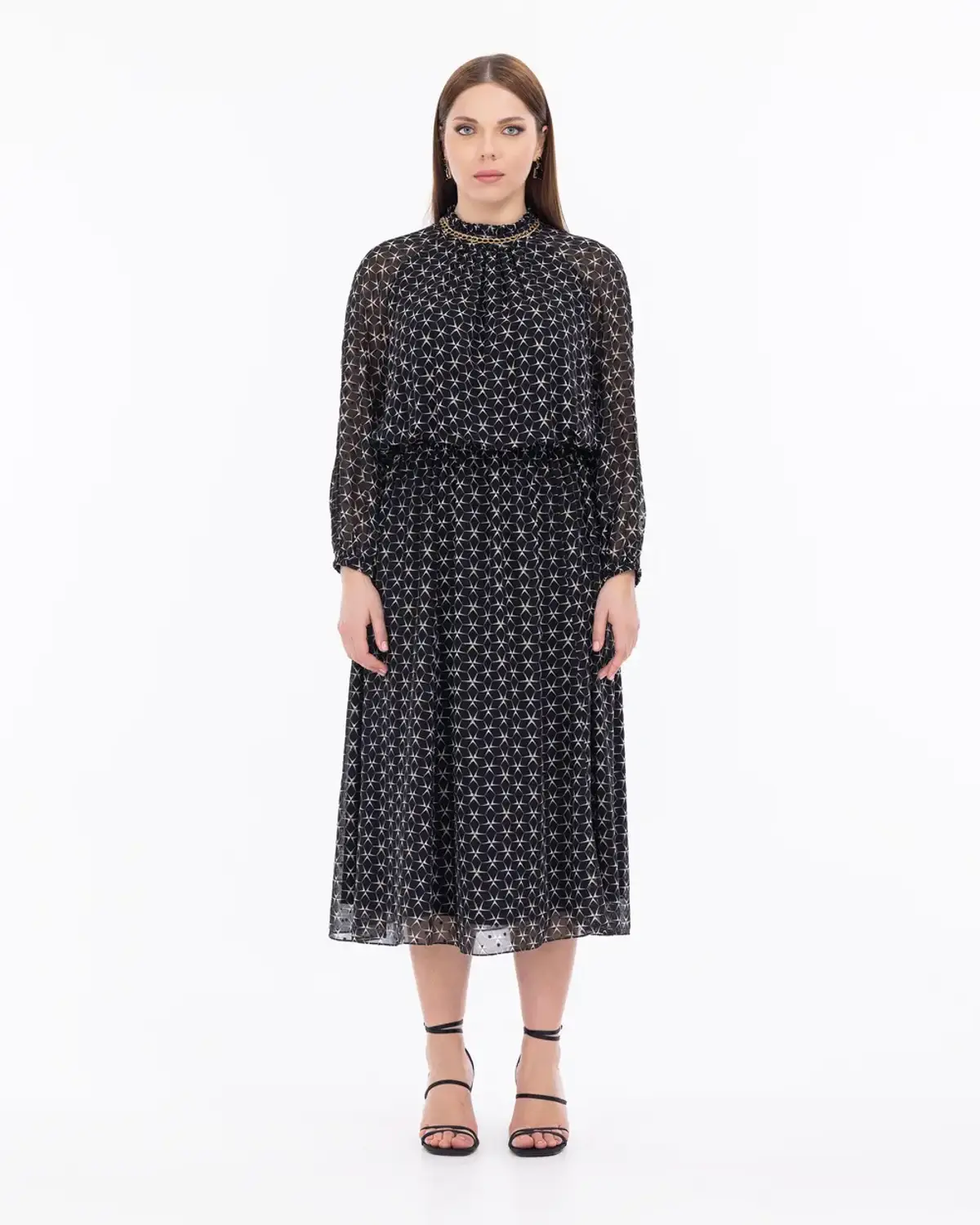 Plus Size Chain Detail Midi Dress in Black with Star Pattern and Comfortable Fit