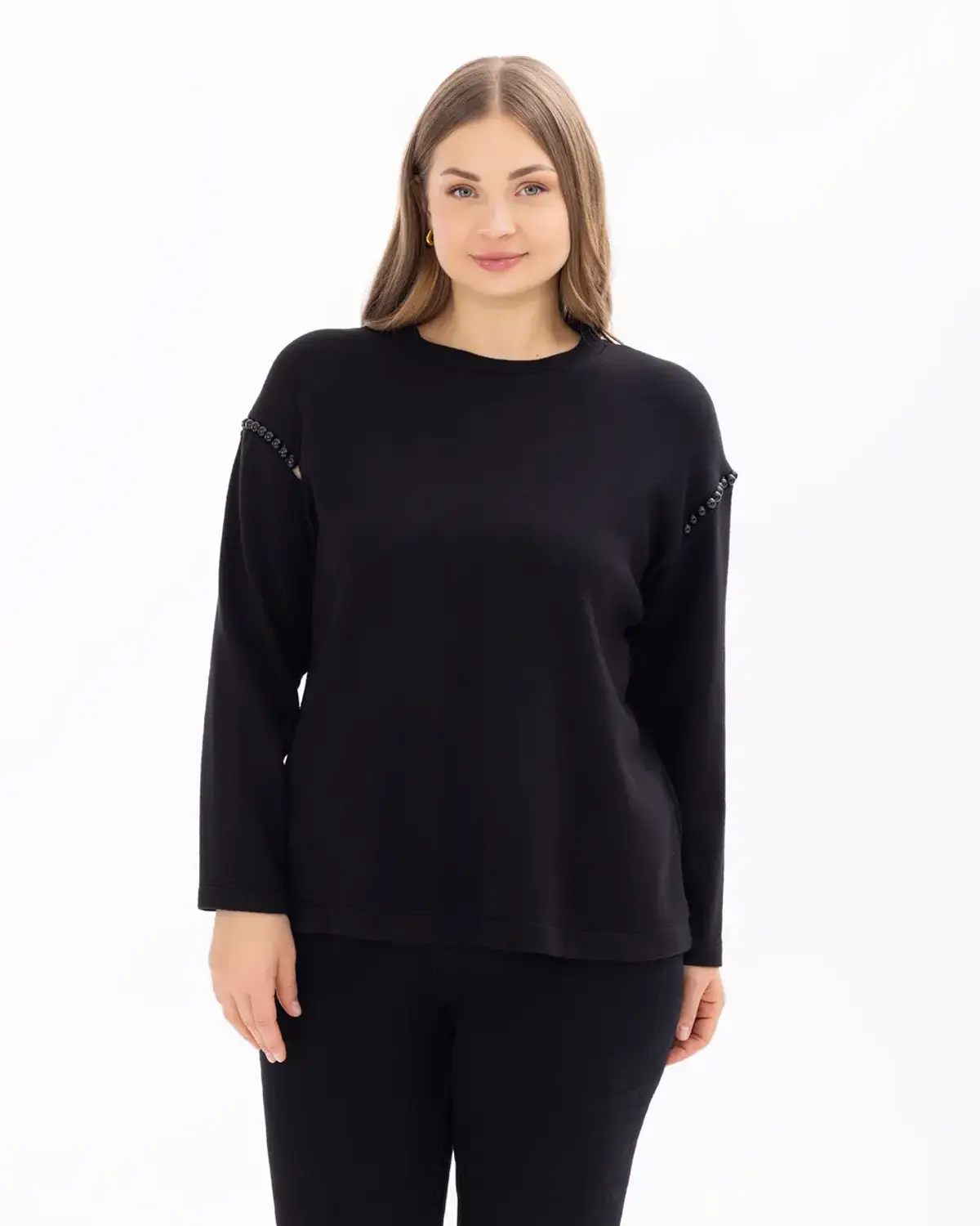 Блуза великих розмірів з круглим вирізом та перловими деталями, чорна або кремова, з комфортним кроєм та елегантним виглядом