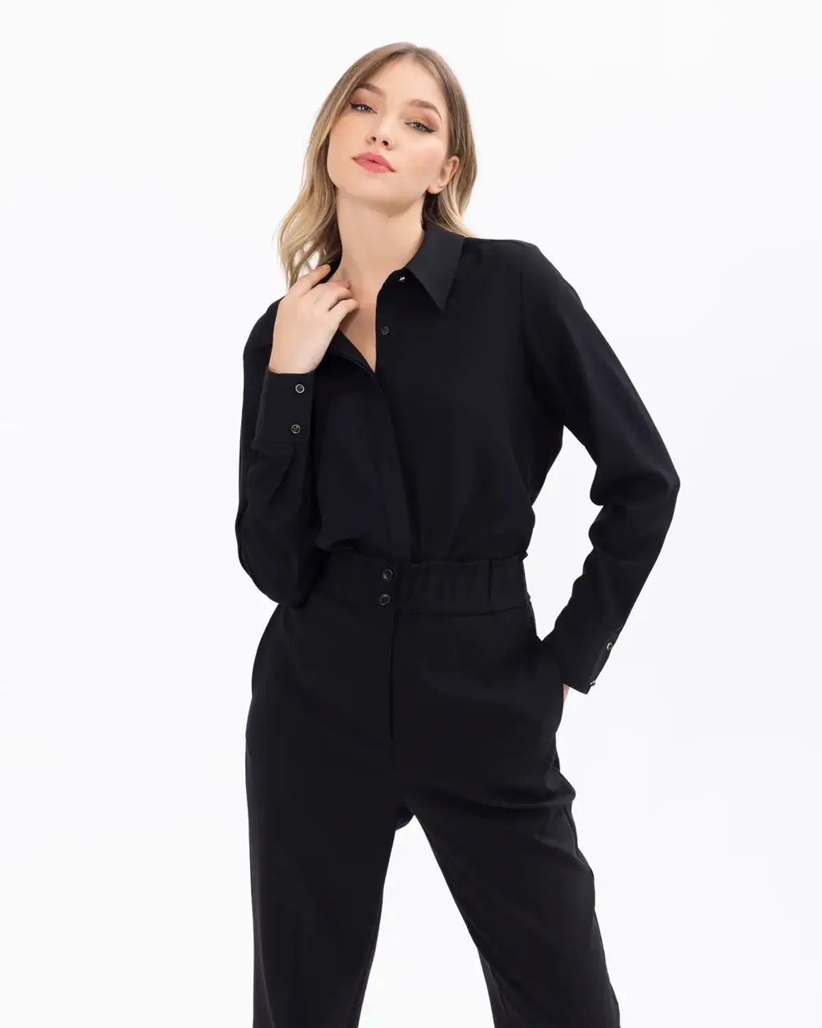 düğme detaylı uzun kollu gömlek