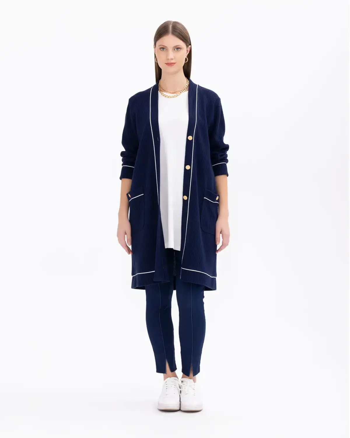 Светр з V-подібним вирізом і кишенями, зручний і елегантний, тепло тримає в холодну погоду, доступний у синьому кольорі, розміри 44-50