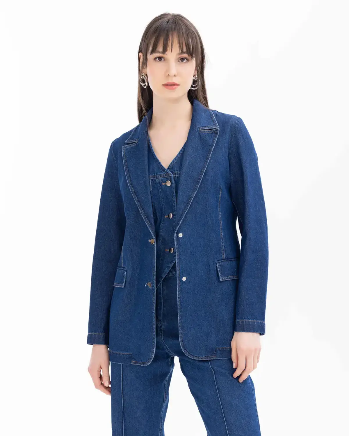 düğme detaylı cepli jean ceket