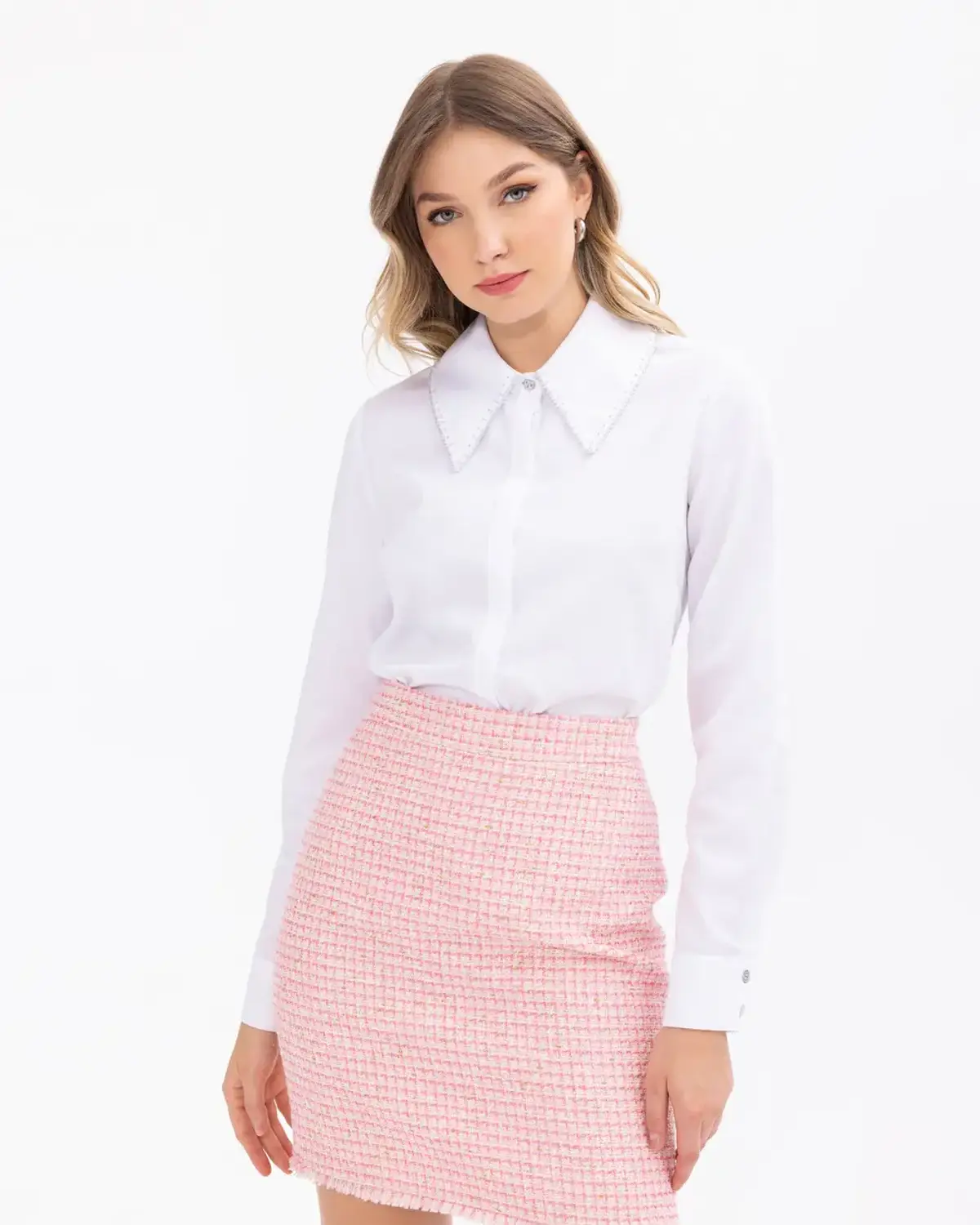 boncuk i̇şlemeli pensli dar kesim gömlek