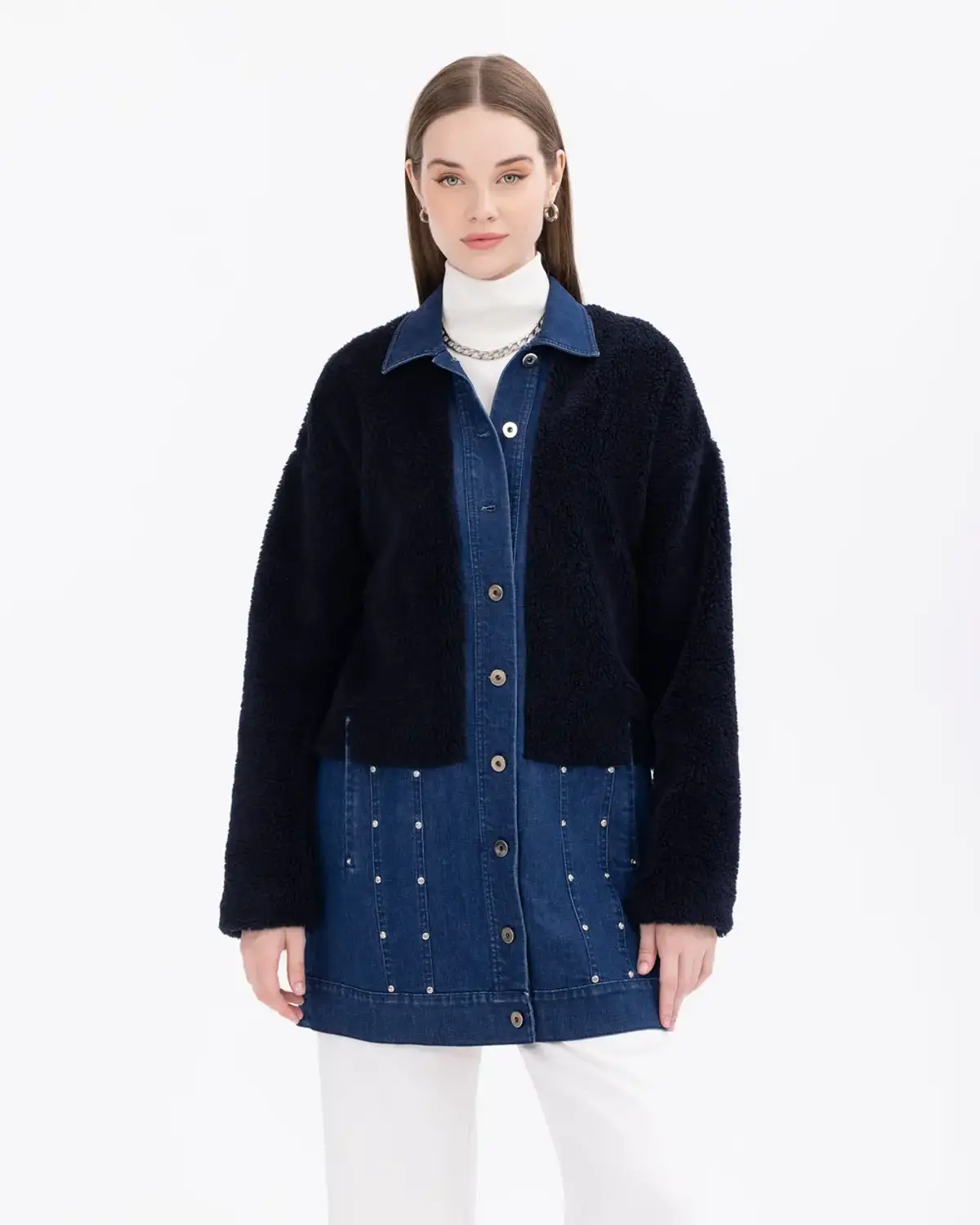 taş i̇şlemeli peluş detaylı jean ceket